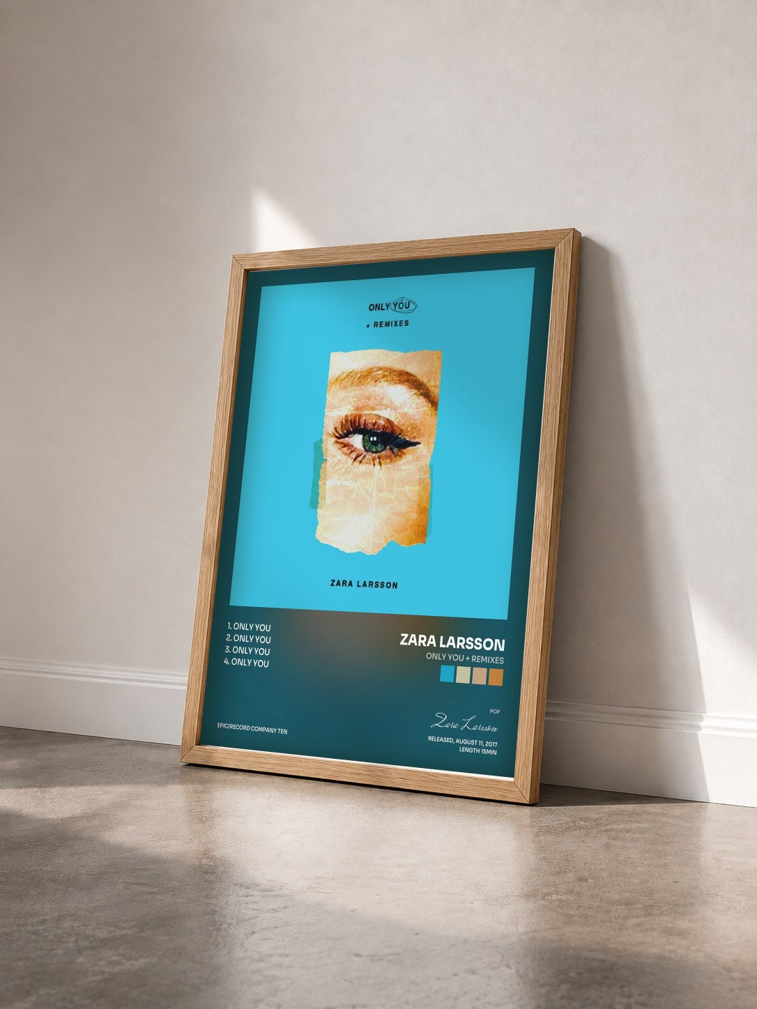 #bois Tableau de l'album Only You + Remixes de Zara Larsson vu de trois quarts, cadre en bois brut
