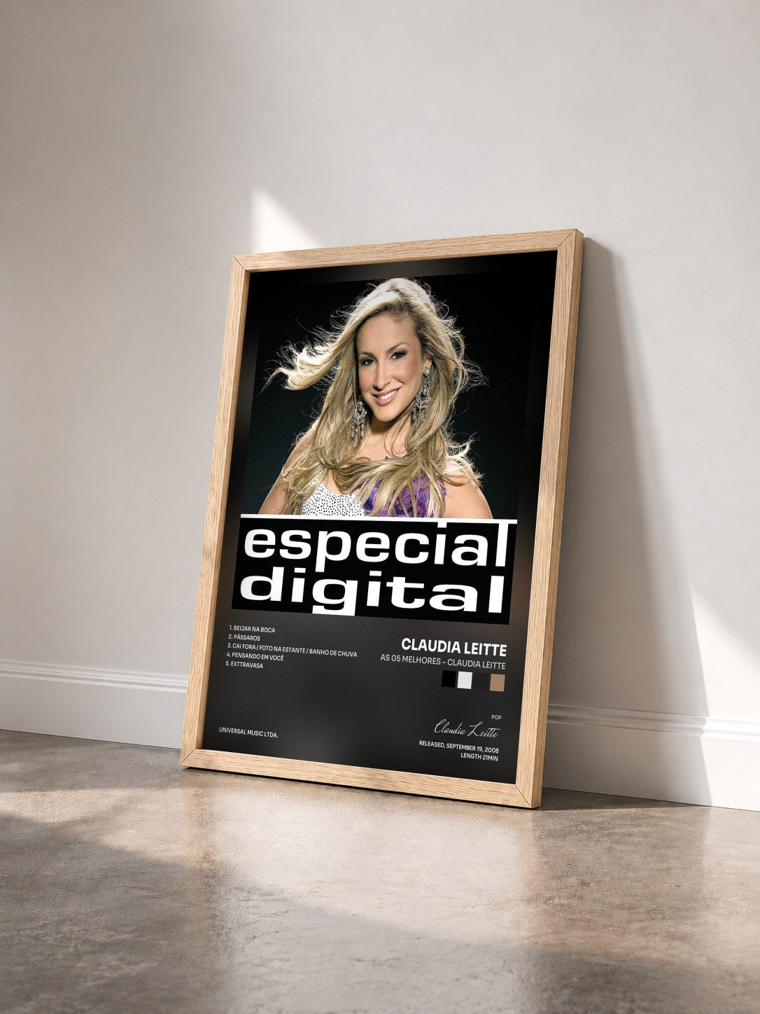 #bois Tableau de l'album As 05 Melhores - Claudia Leitte de Claudia Leitte vu de trois quarts, cadre en bois brut