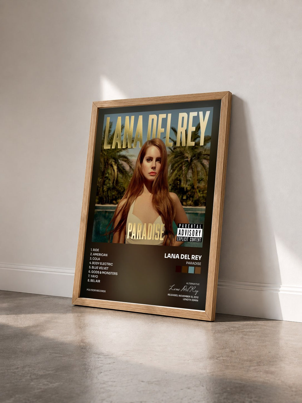 #bois Tableau de l'album Paradise de Lana Del Rey vu de trois quarts, cadre en bois brut
