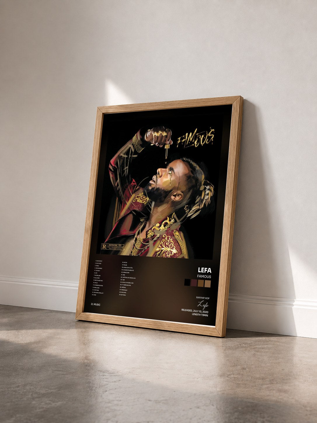 #bois Tableau de l'album FAMOUS de Lefa vu de trois quarts, cadre en bois brut