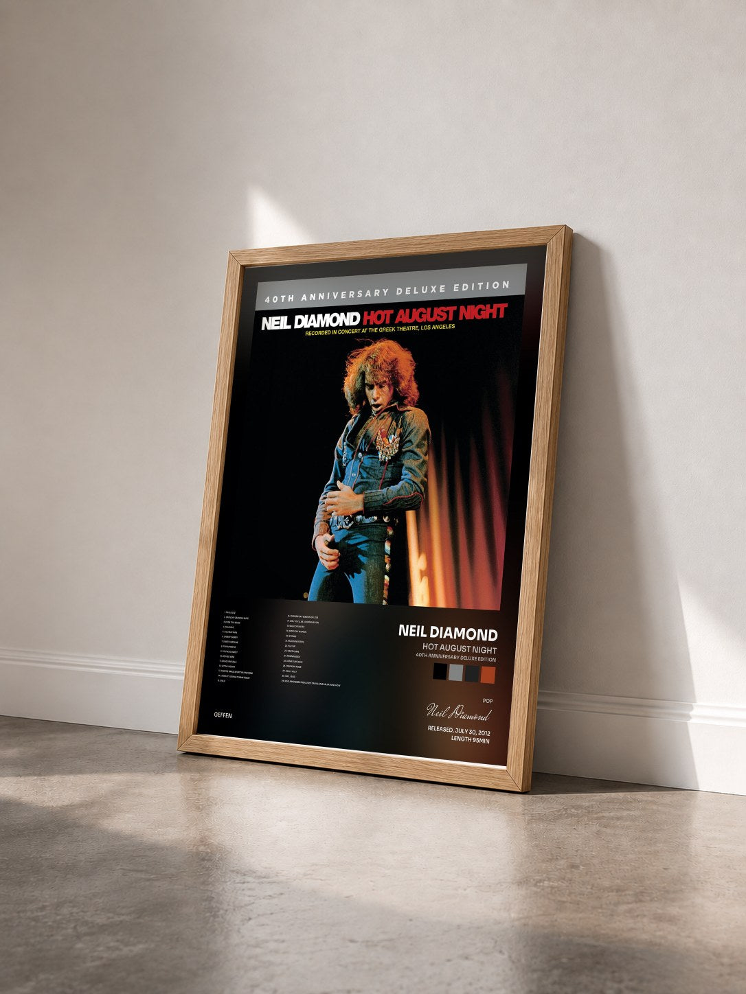 #bois Tableau de l'album Hot August Night (40th Anniversary Deluxe Edition) de Neil Diamond vu de trois quarts, cadre en bois brut