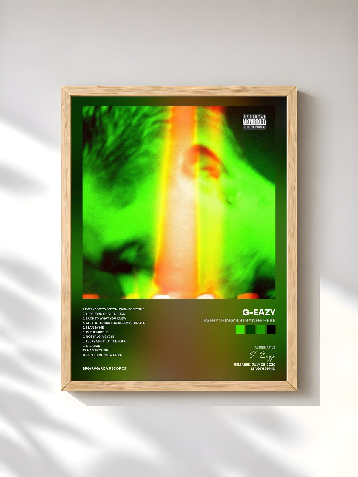 #bois Tableau de l'album Everything's Strange Here de G-Eazy, cadre en bois brut, imprimé et encadré en France