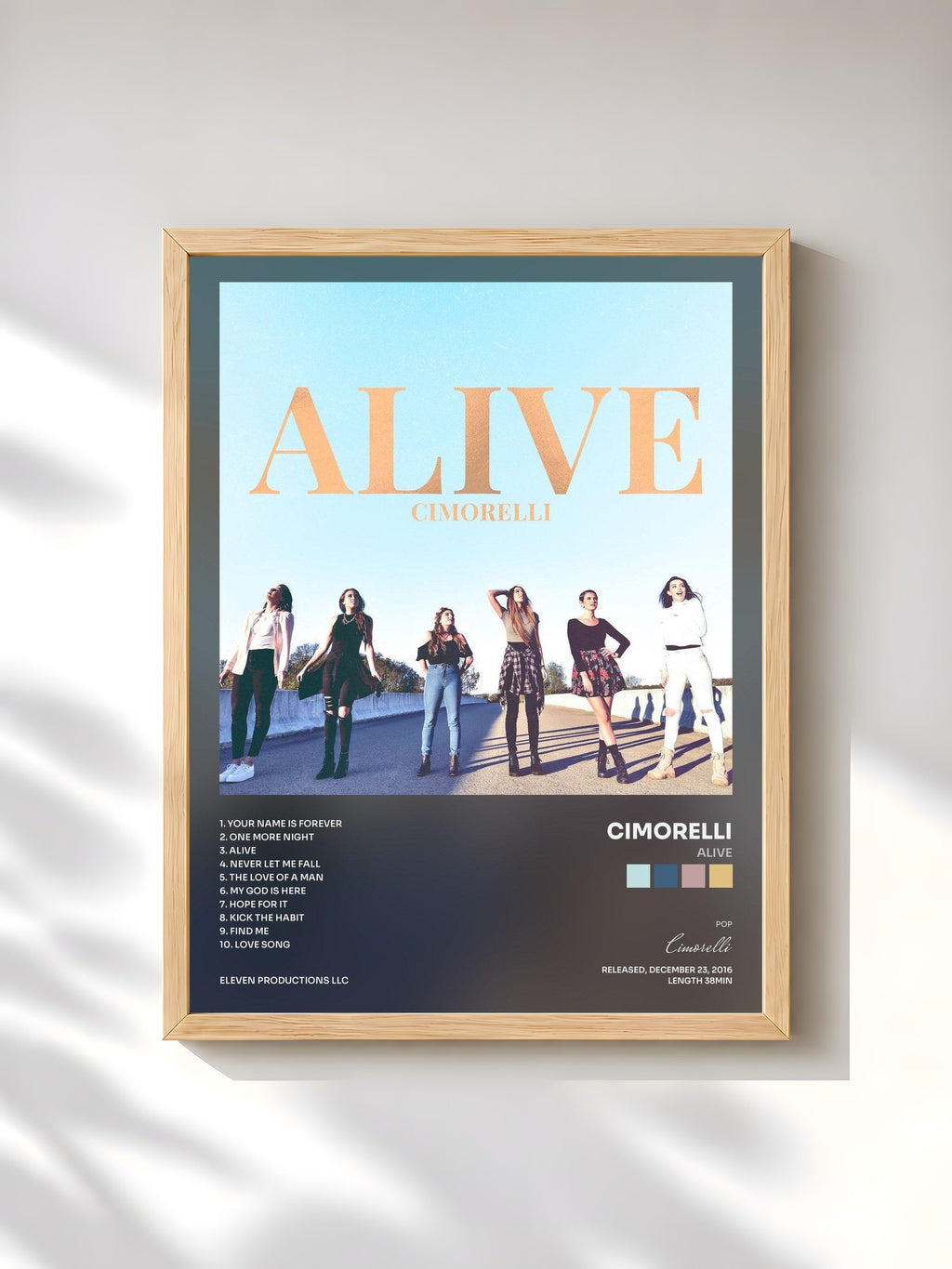 #bois Tableau de l'album Alive de Cimorelli, cadre en bois brut, imprimé et encadré en France