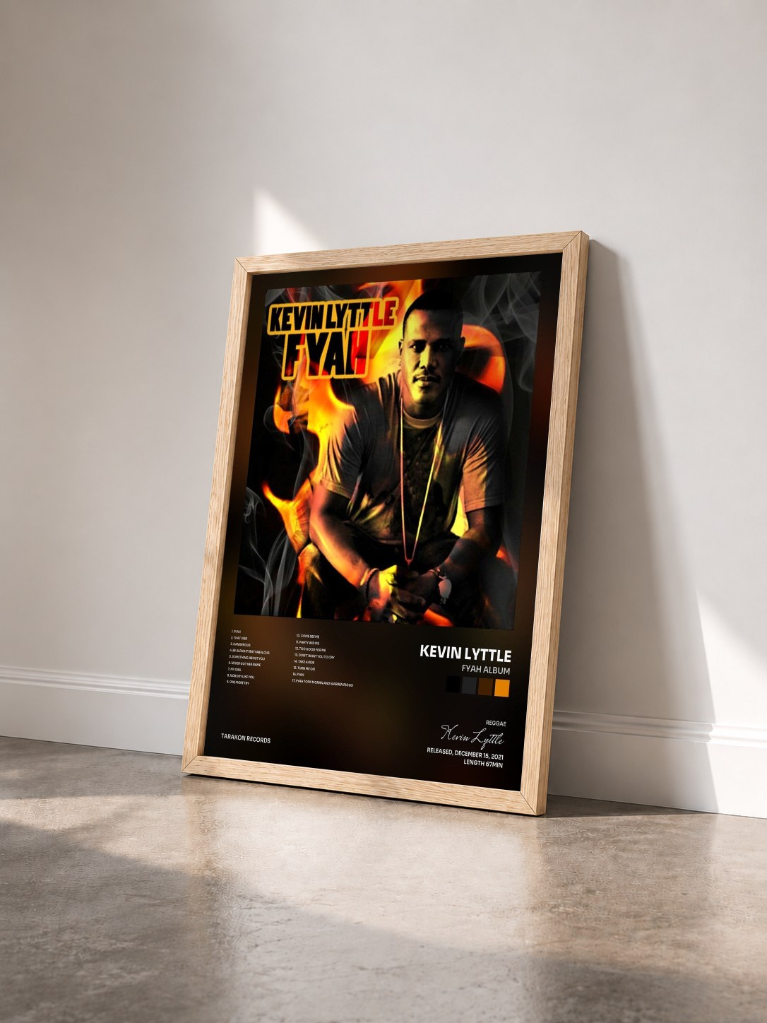 #bois Tableau de l'album Fyah Album de Kevin Lyttle vu de trois quarts, cadre en bois brut
