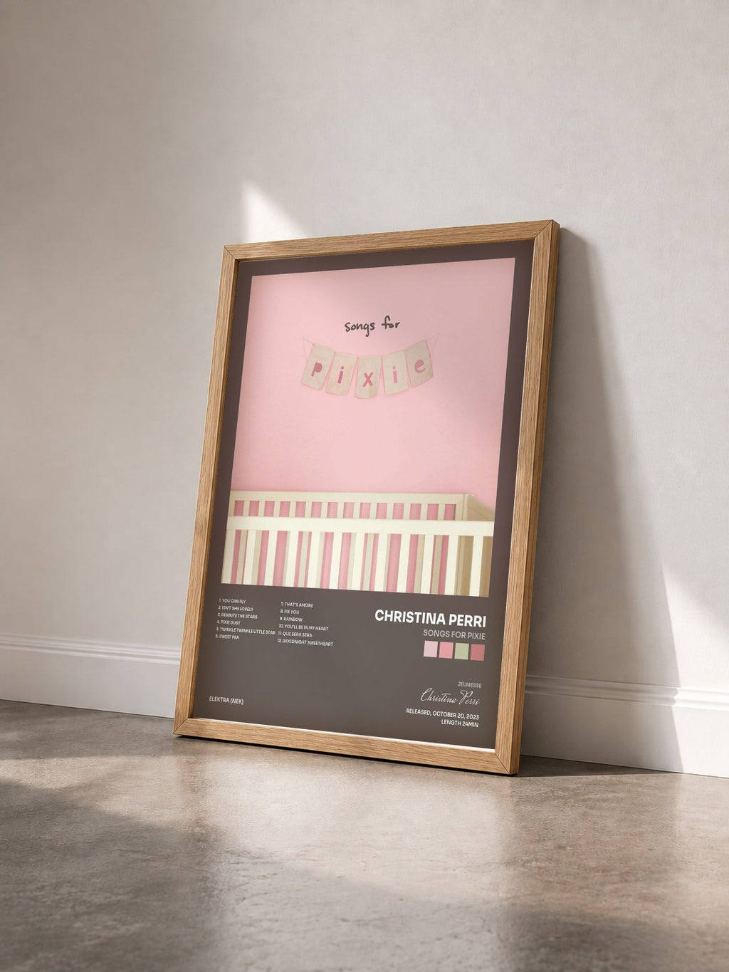 #bois Tableau de l'album songs for pixie de Christina Perri vu de trois quarts, cadre en bois brut