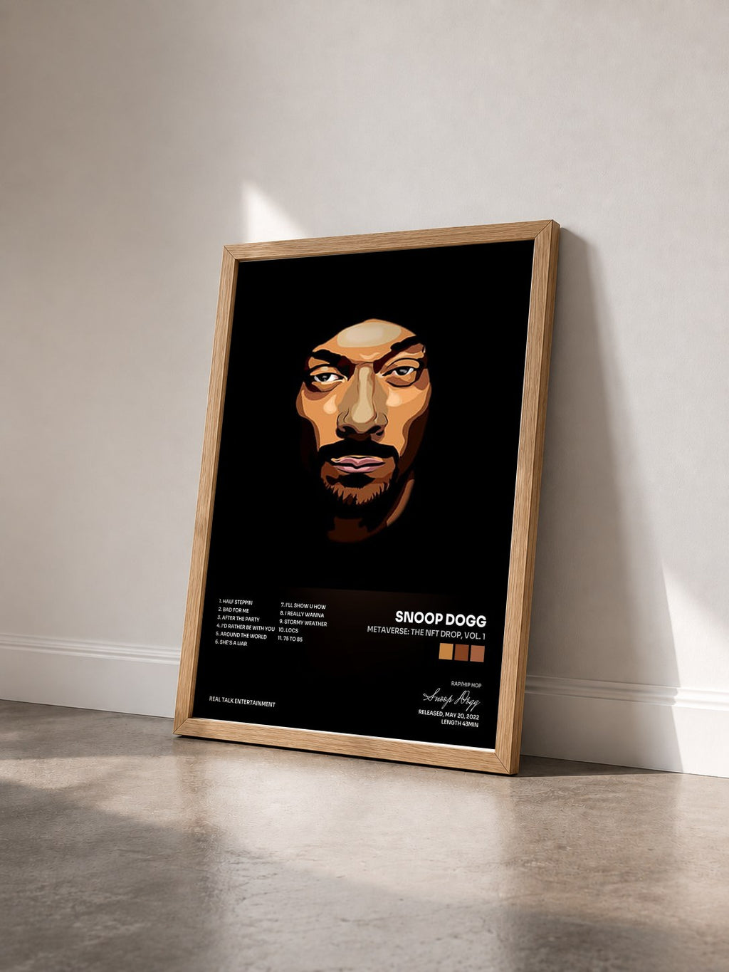 #bois Tableau de l'album Metaverse: The NFT Drop, Vol. 1 de Snoop Dogg vu de trois quarts, cadre en bois brut