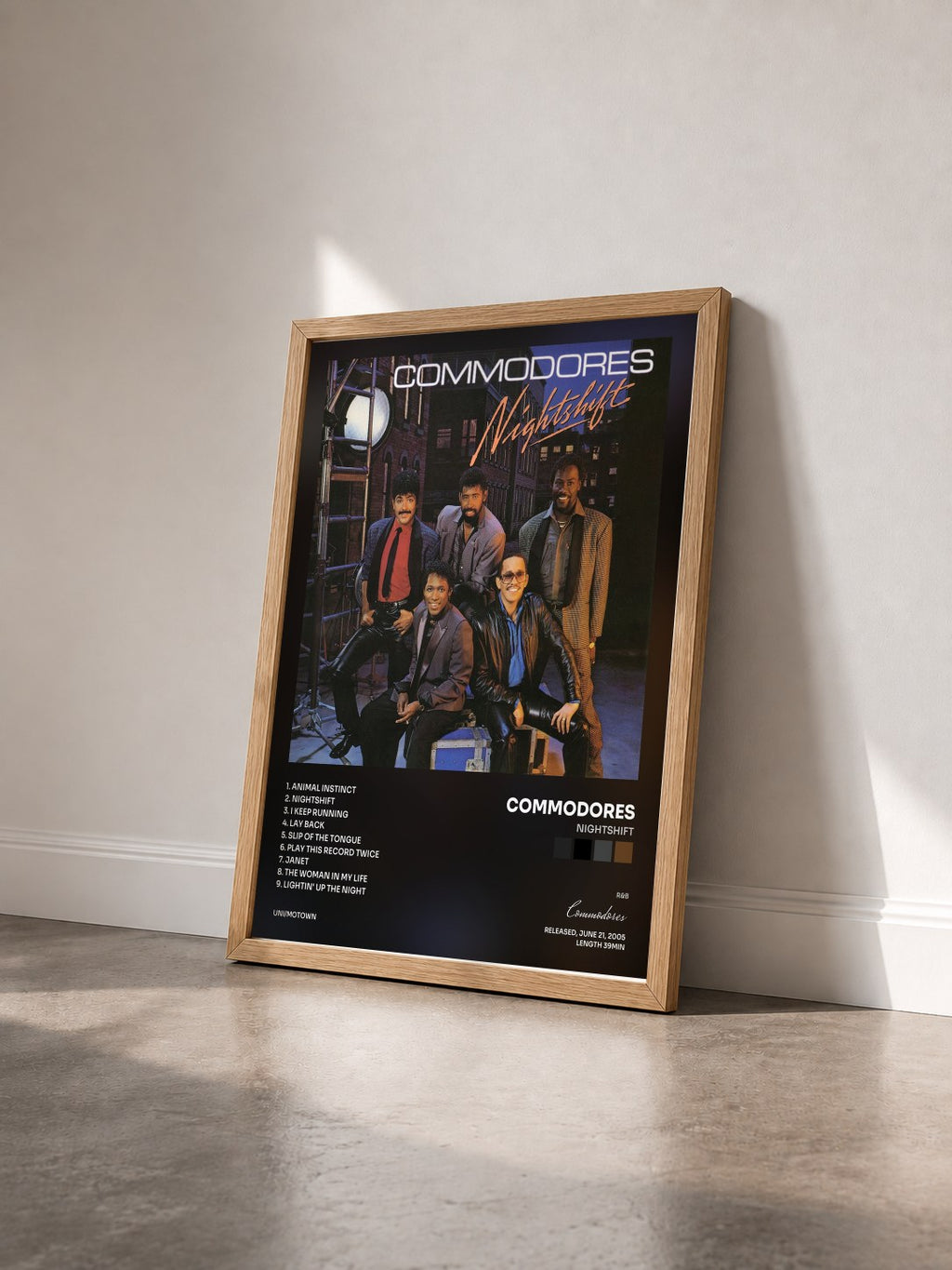 #bois Tableau de l'album Nightshift de Commodores vu de trois quarts, cadre en bois brut
