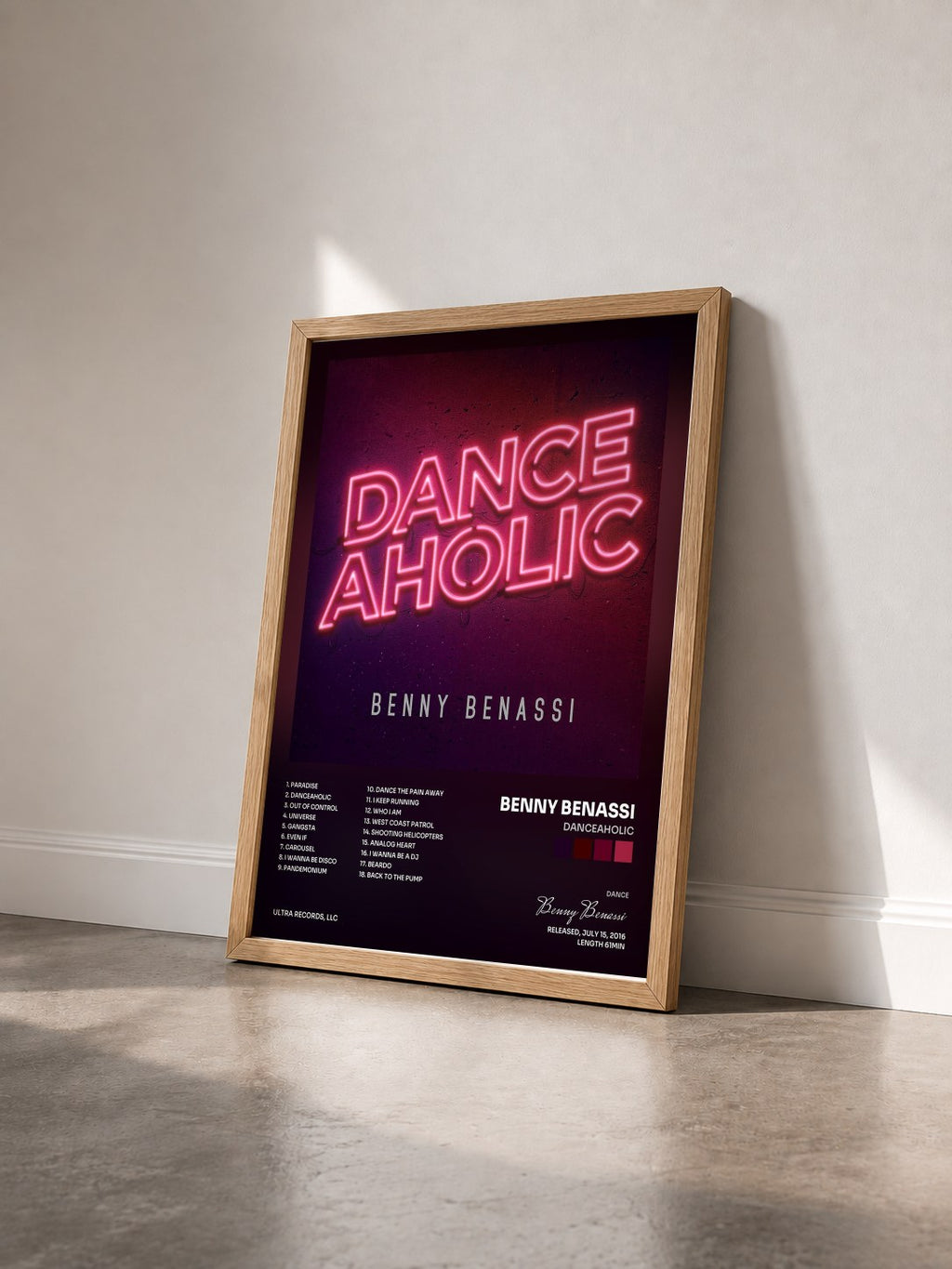 #bois Tableau de l'album Danceaholic de Benny Benassi vu de trois quarts, cadre en bois brut