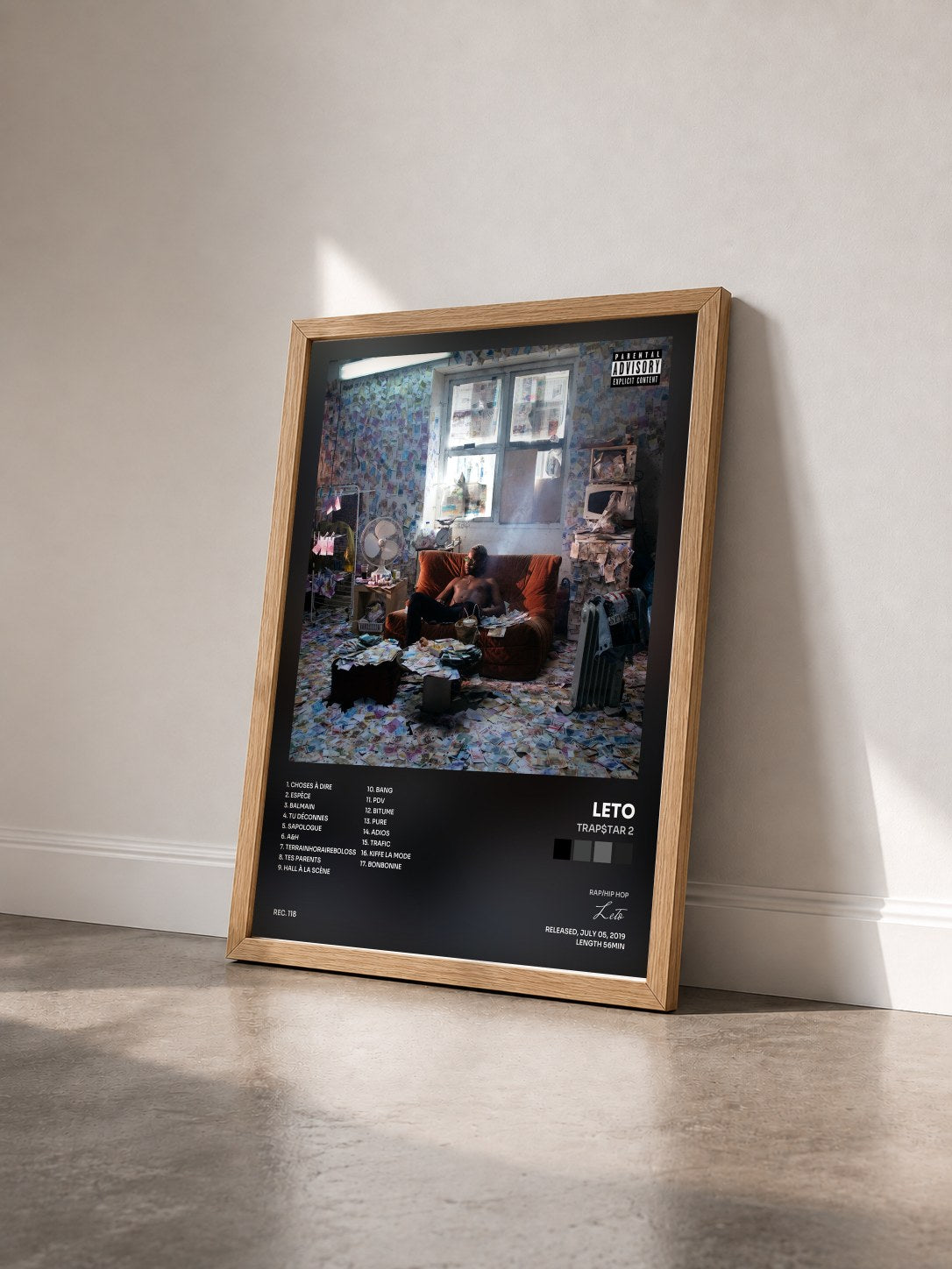 #bois Tableau de l'album TRAP$TAR 2 de Leto vu de trois quarts, cadre en bois brut