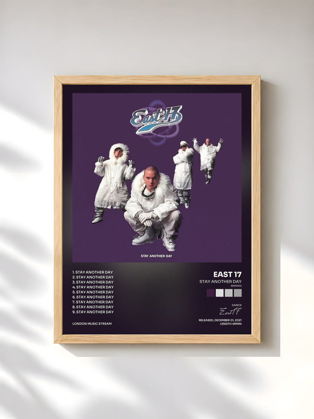 #bois Tableau de l'album Stay Another Day (Remixes) de East 17, cadre en bois brut, imprimé et encadré en France
