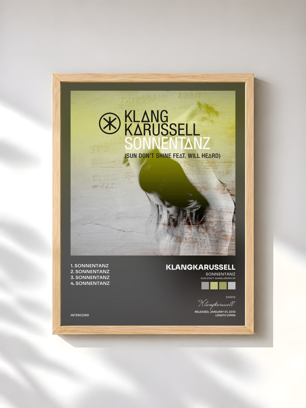 #bois Tableau de l'album Sonnentanz (Sun Don't Shine) (Remix EP) de Klangkarussell, cadre en bois brut, imprimé et encadré en France