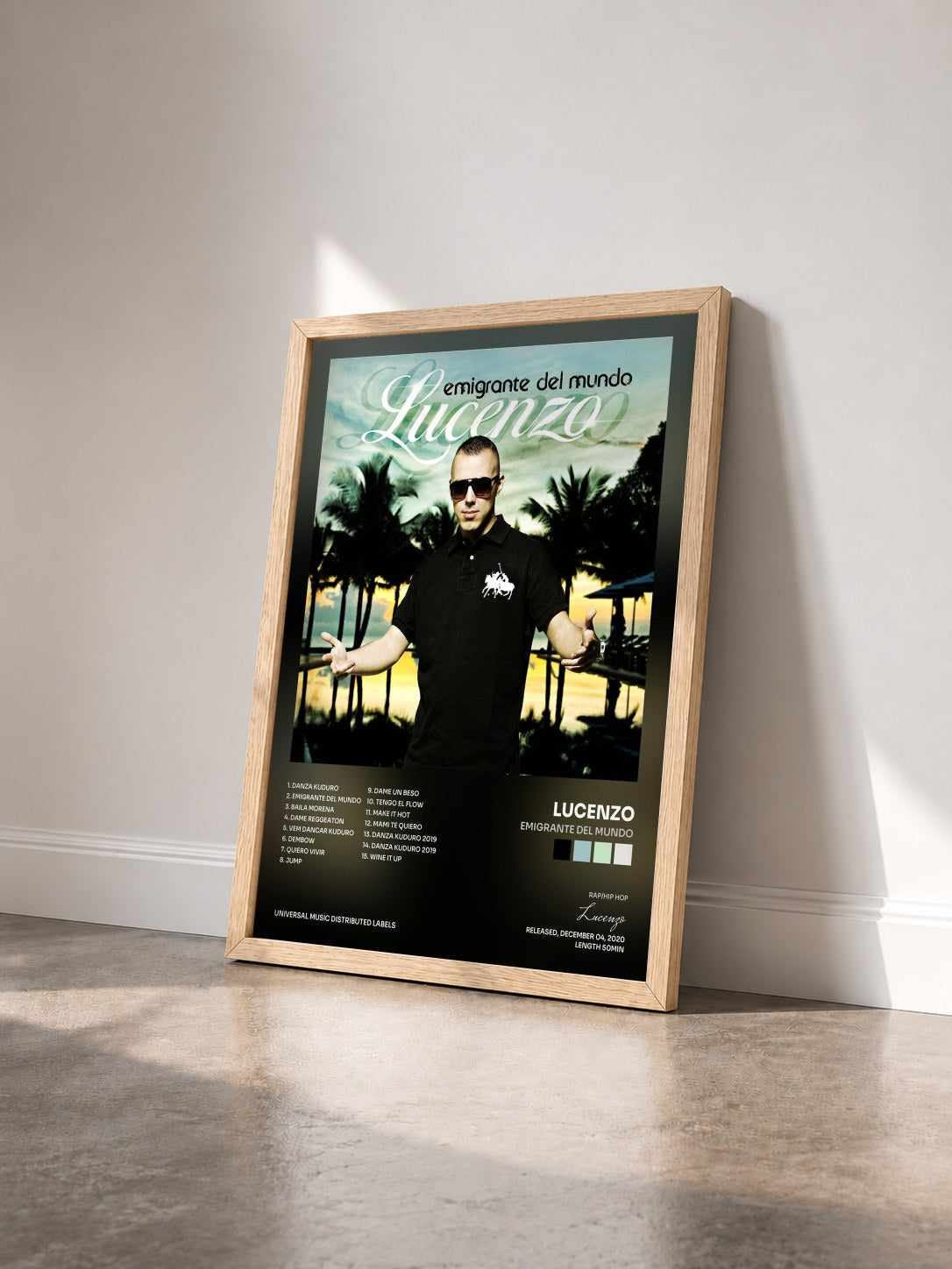 #bois Tableau de l'album Emigrante Del Mundo de Lucenzo vu de trois quarts, cadre en bois brut