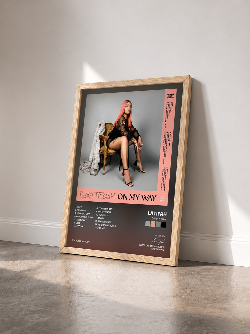 #bois Tableau de l'album On My Way de Latifah vu de trois quarts, cadre en bois brut