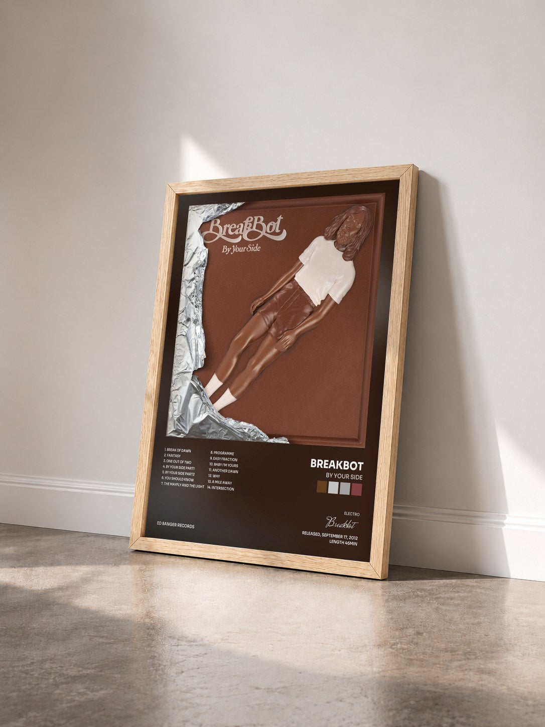 #bois Tableau de l'album By Your Side de Breakbot vu de trois quarts, cadre en bois brut