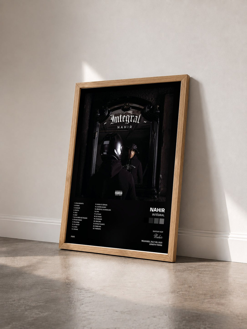 #bois Tableau de l'album Intégral de Nahir vu de trois quarts, cadre en bois brut