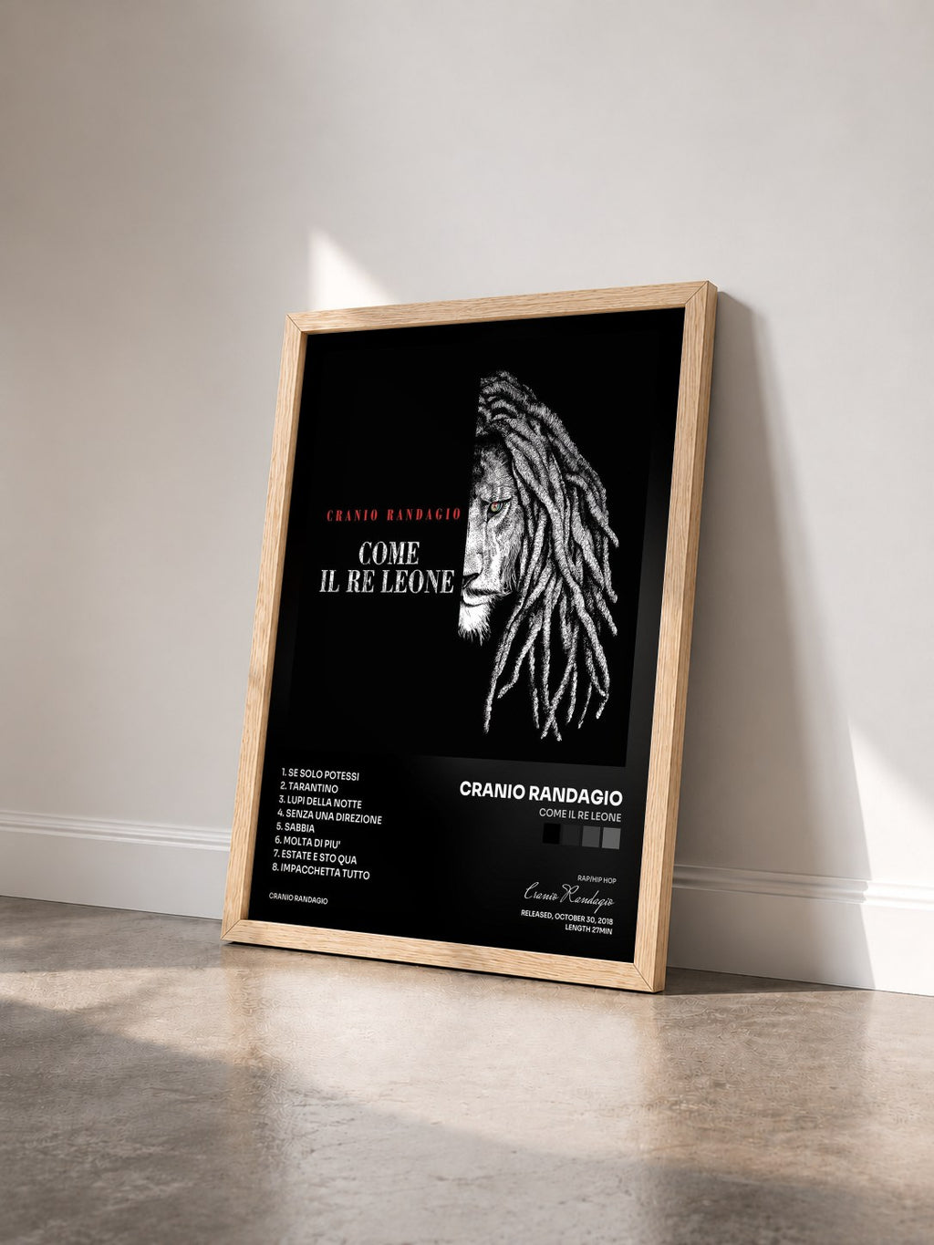 #bois Tableau de l'album COME IL RE LEONE de Cranio Randagio vu de trois quarts, cadre en bois brut