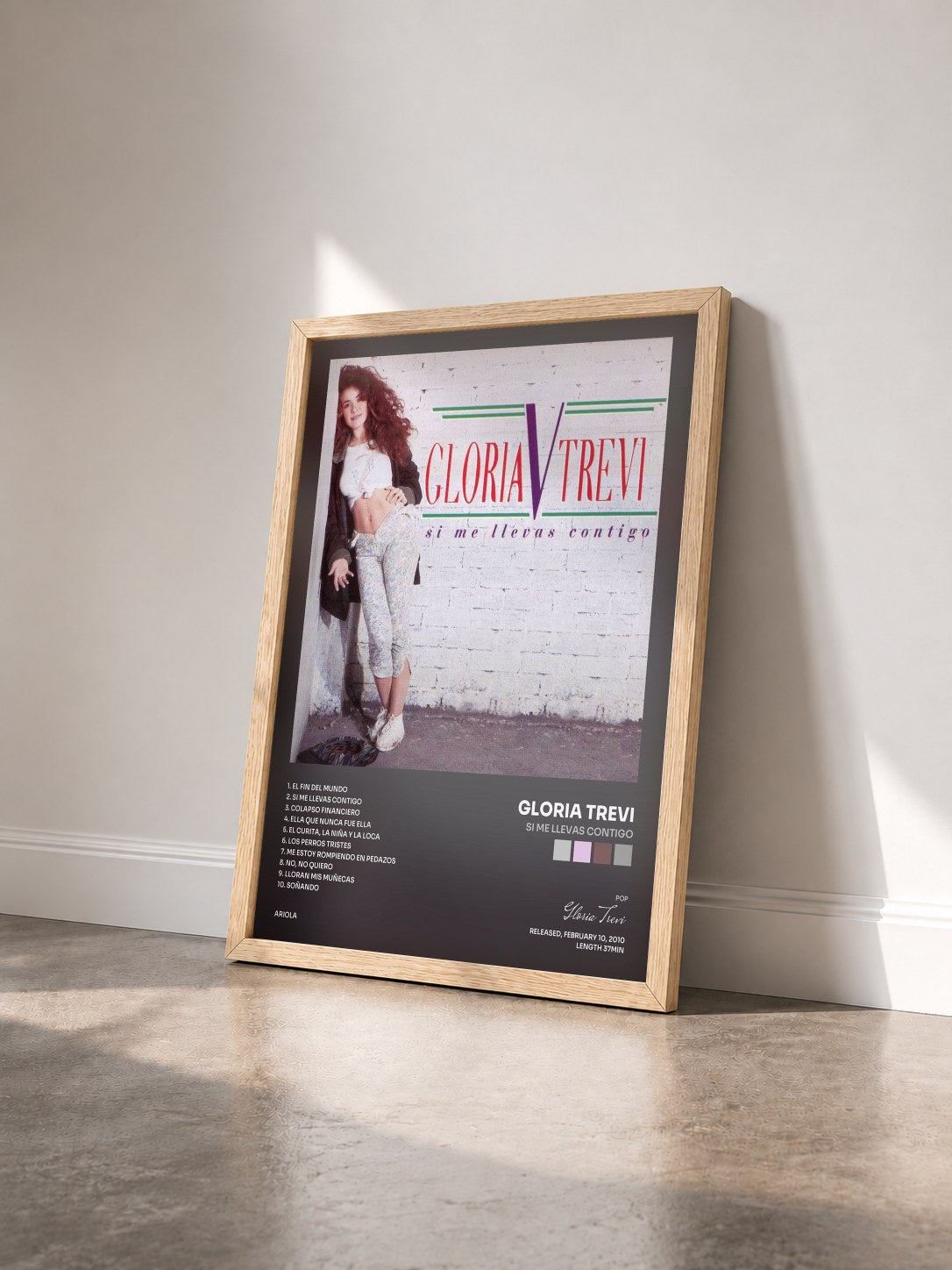 #bois Tableau de l'album Si Me Llevas Contigo de Gloria Trevi vu de trois quarts, cadre en bois brut
