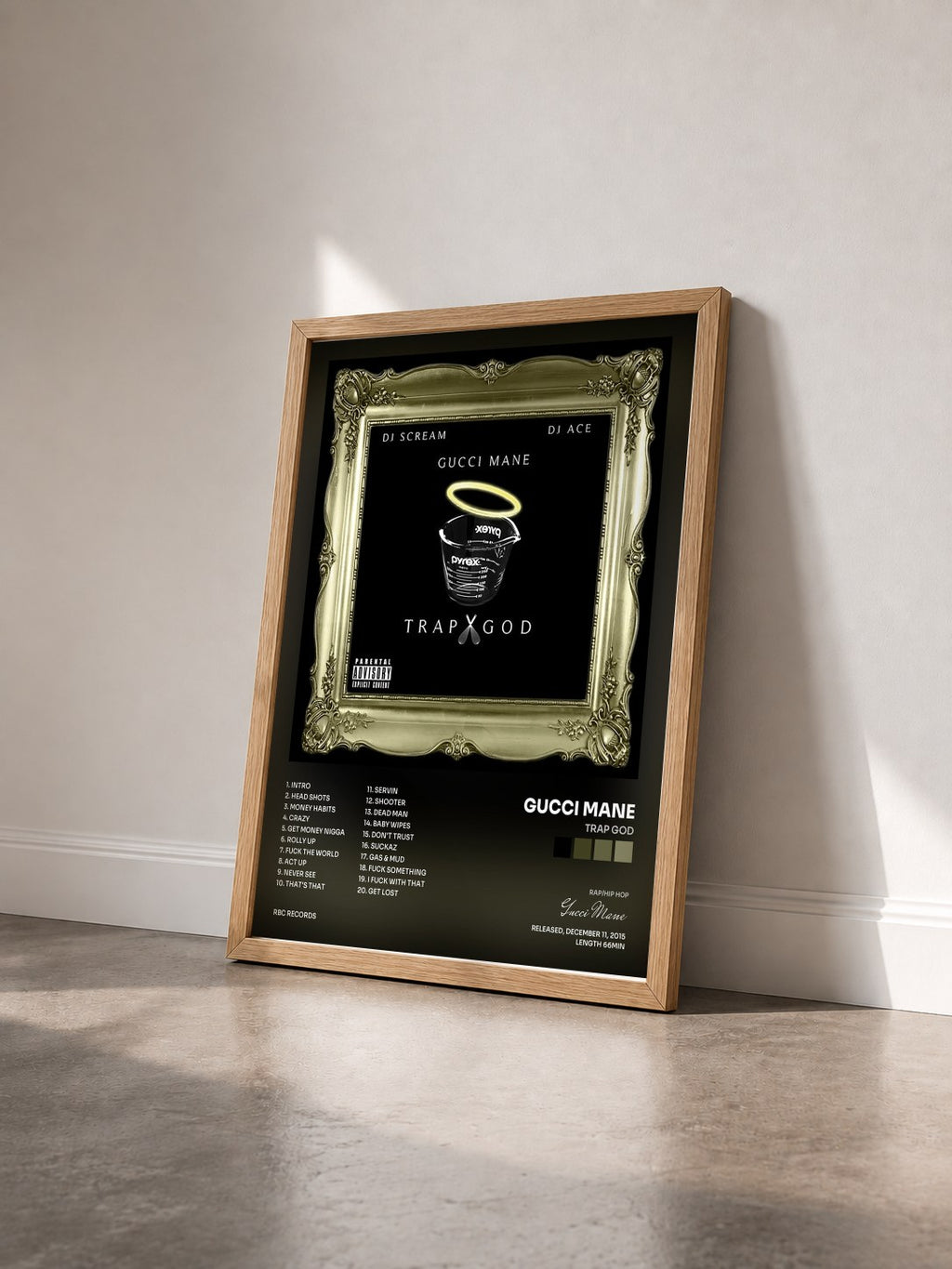 #bois Tableau de l'album Trap God de Gucci Mane vu de trois quarts, cadre en bois brut