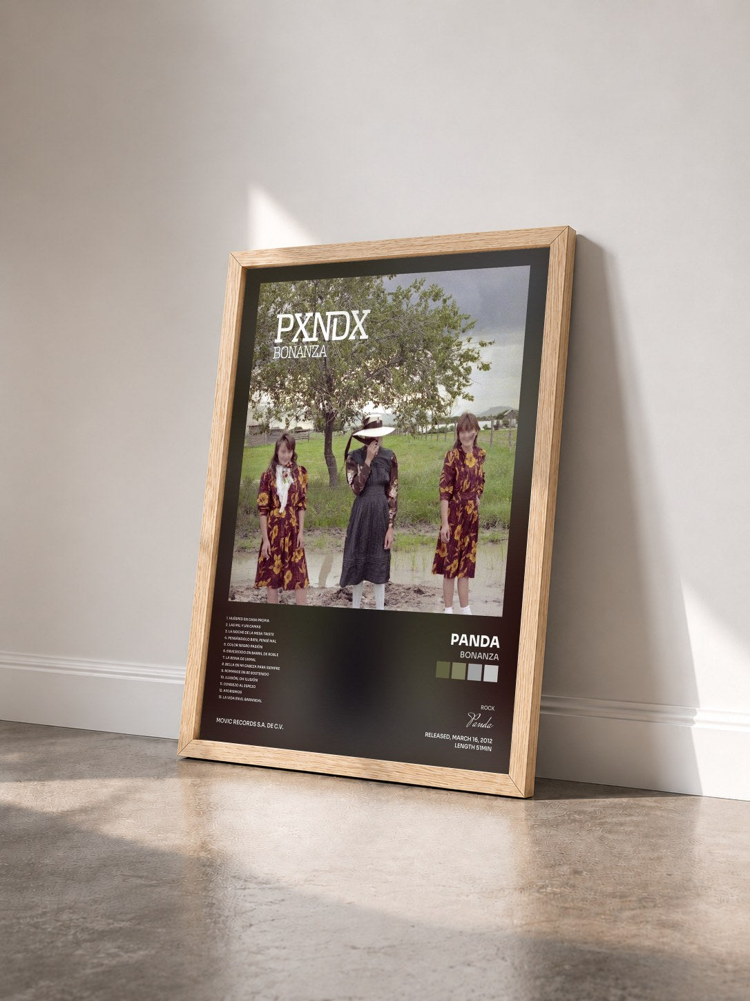 #bois Tableau de l'album Bonanza de Panda vu de trois quarts, cadre en bois brut