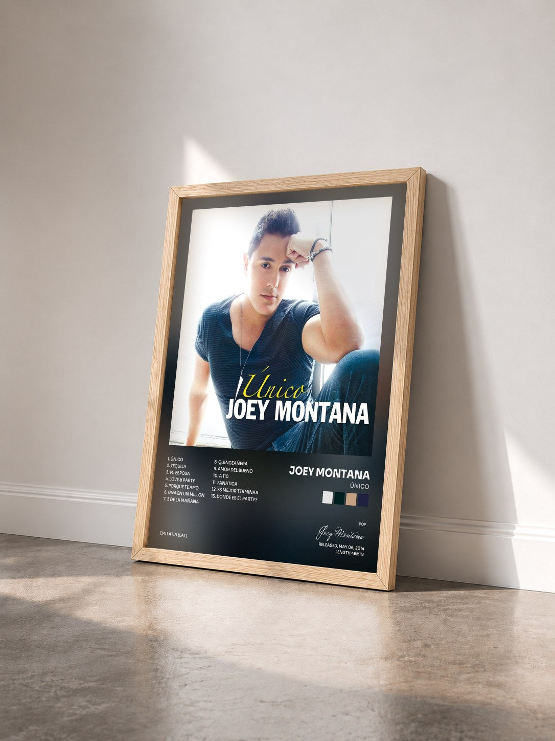 #bois Tableau de l'album Único de Joey Montana vu de trois quarts, cadre en bois brut
