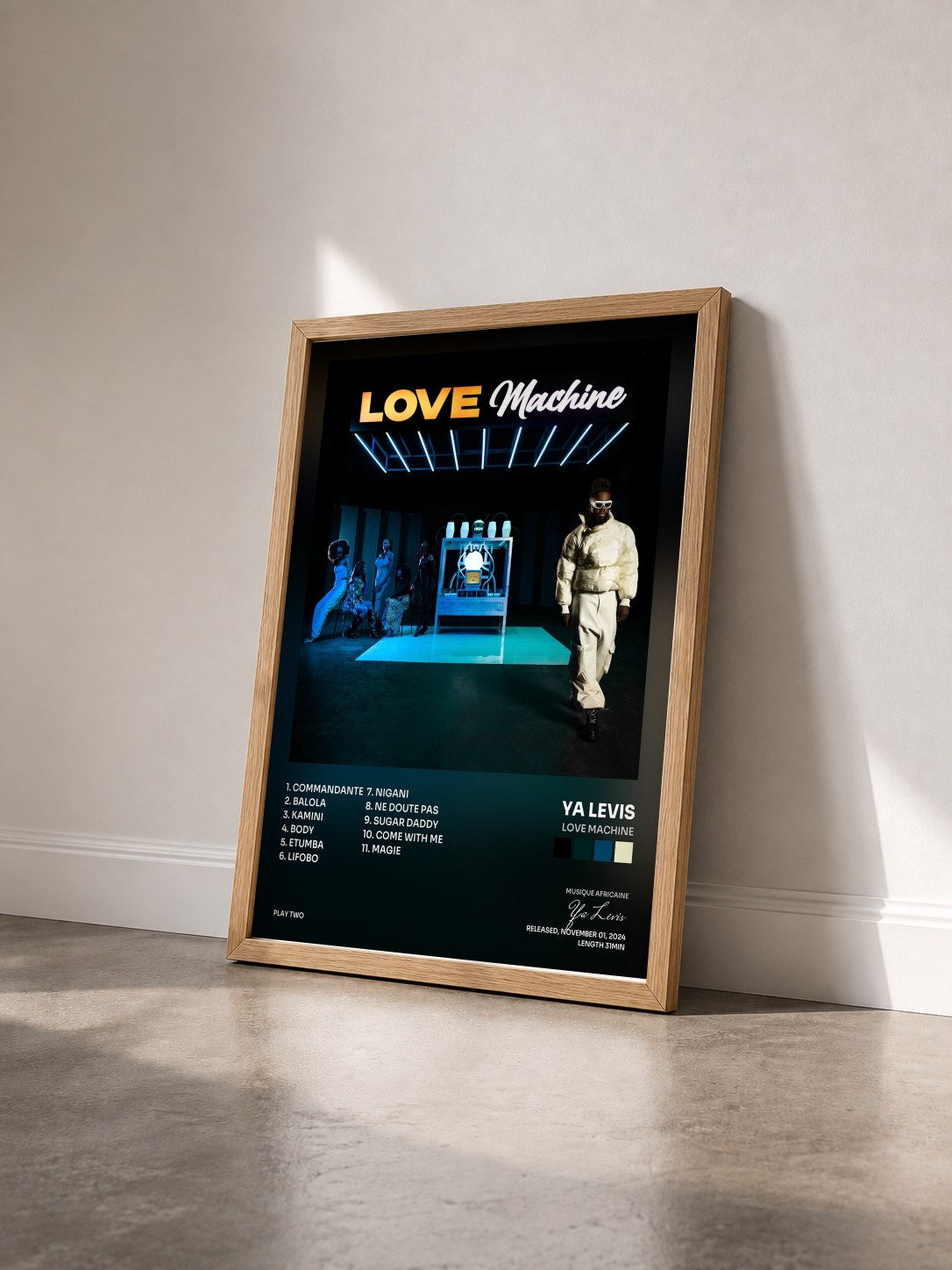#bois Tableau de l'album Love Machine de Ya Levis vu de trois quarts, cadre en bois brut