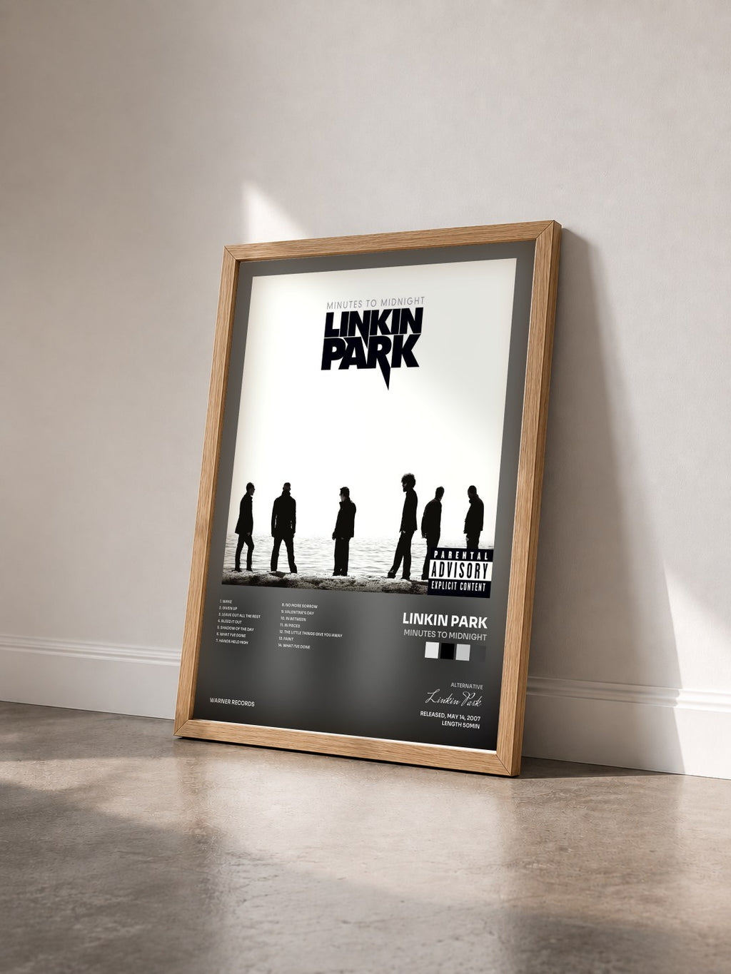 #bois Tableau de l'album Minutes to Midnight de Linkin Park vu de trois quarts, cadre en bois brut