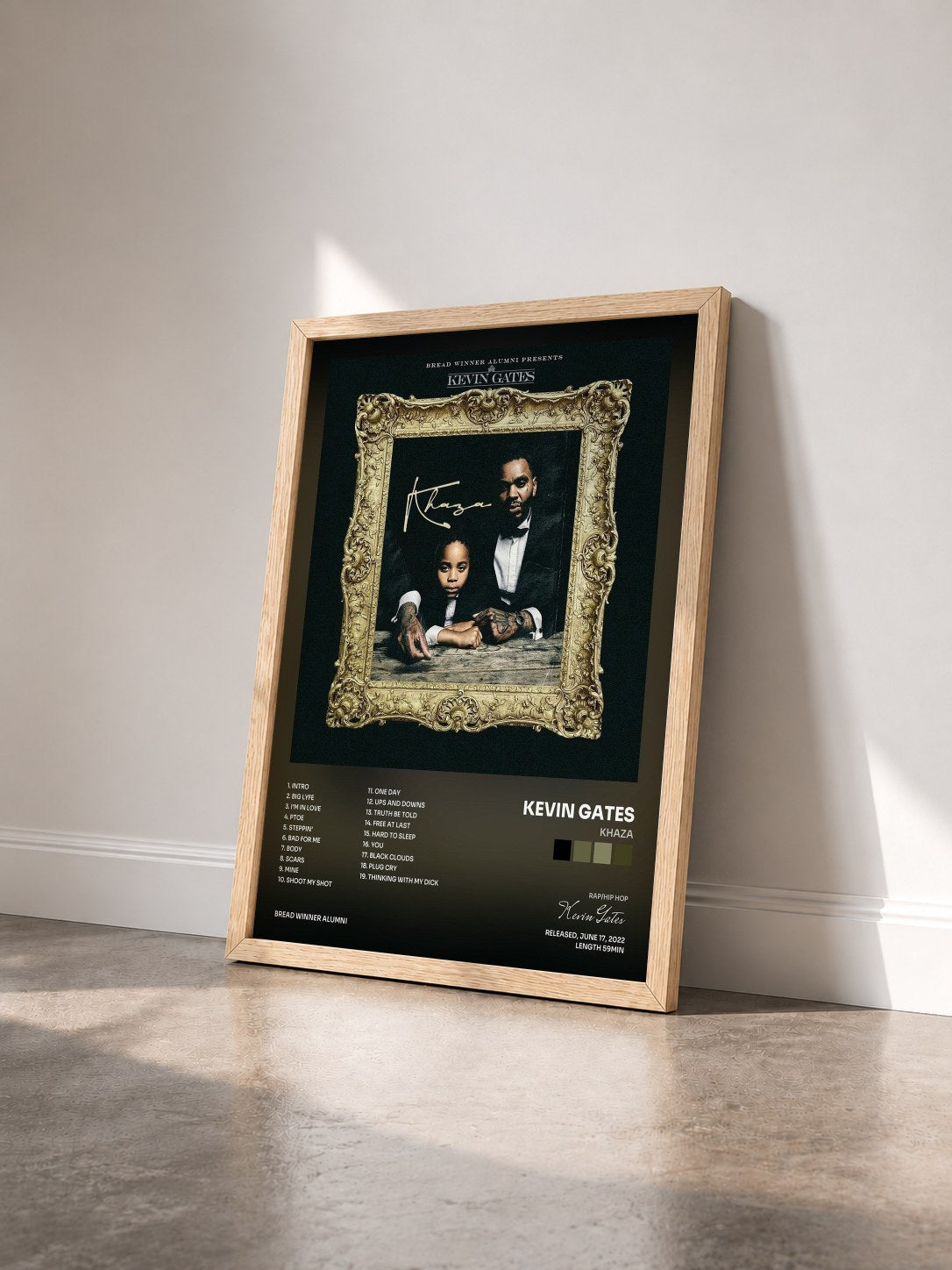 #bois Tableau de l'album Khaza de Kevin Gates vu de trois quarts, cadre en bois brut