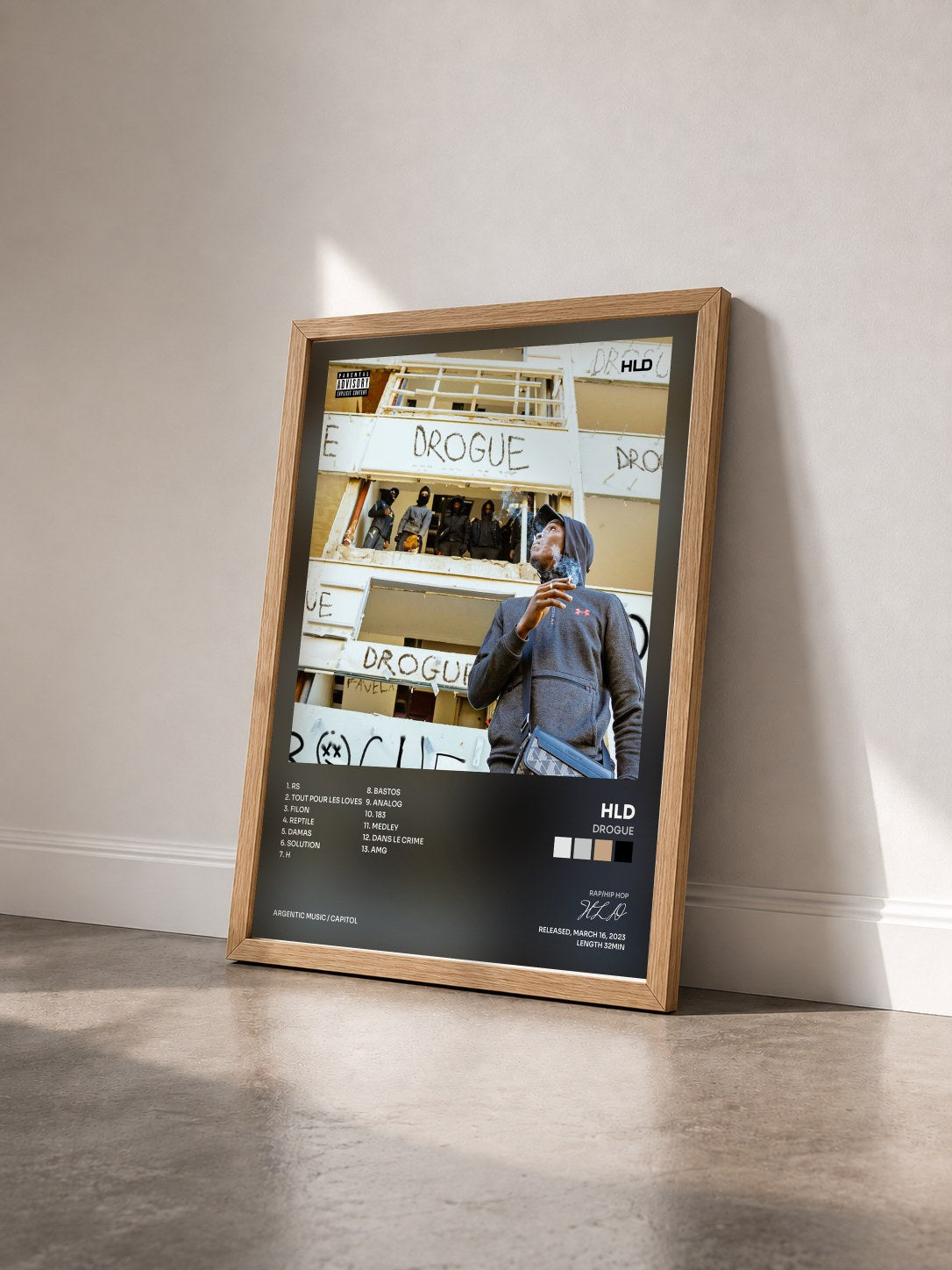 #bois Tableau de l'album Drogue de HLD vu de trois quarts, cadre en bois brut