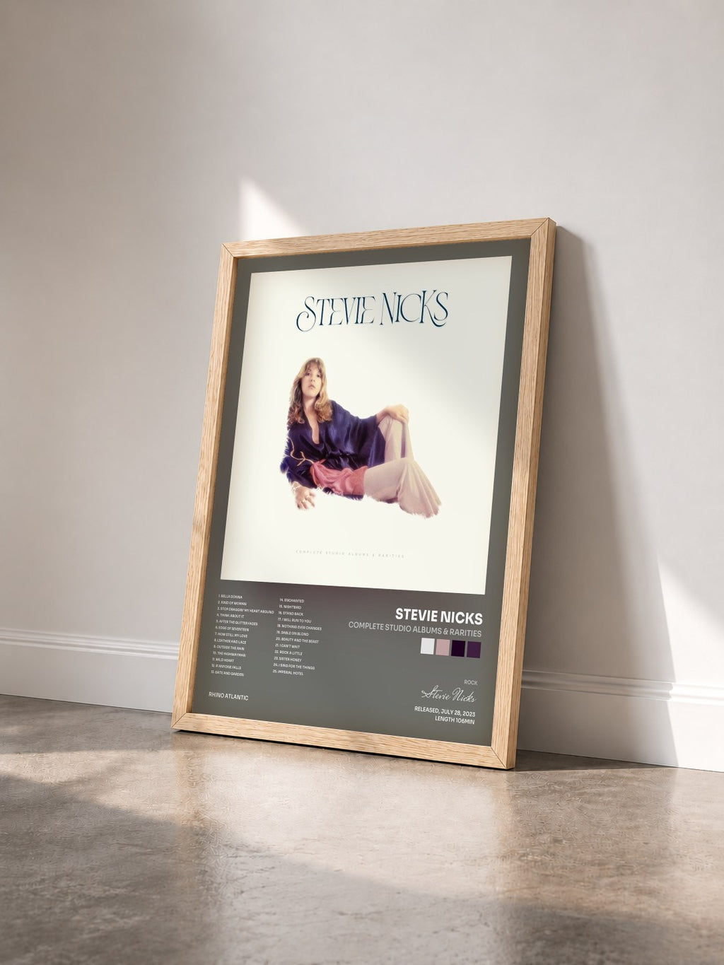 #bois Tableau de l'album Complete Studio Albums & Rarities de Stevie Nicks vu de trois quarts, cadre en bois brut
