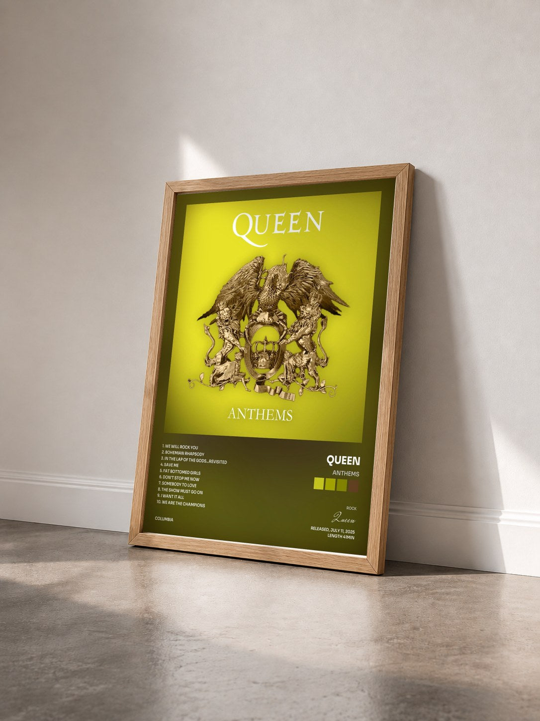 #bois Tableau de l'album Anthems de Queen vu de trois quarts, cadre en bois brut