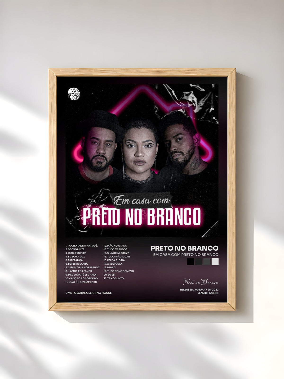 #bois Tableau de l'album Em Casa Com Preto no Branco de Preto no Branco, cadre en bois brut, imprimé et encadré en France