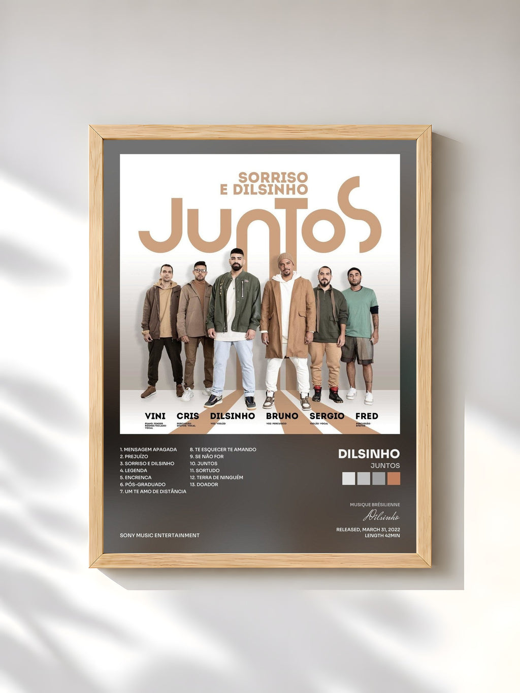 #bois Tableau de l'album Juntos de Dilsinho, cadre en bois brut, imprimé et encadré en France