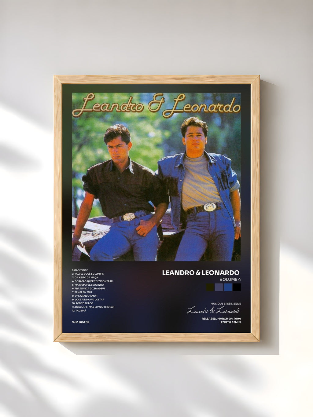 #bois Tableau de l'album Volume 4 de Leandro & Leonardo , cadre en bois brut, imprimé et encadré en France