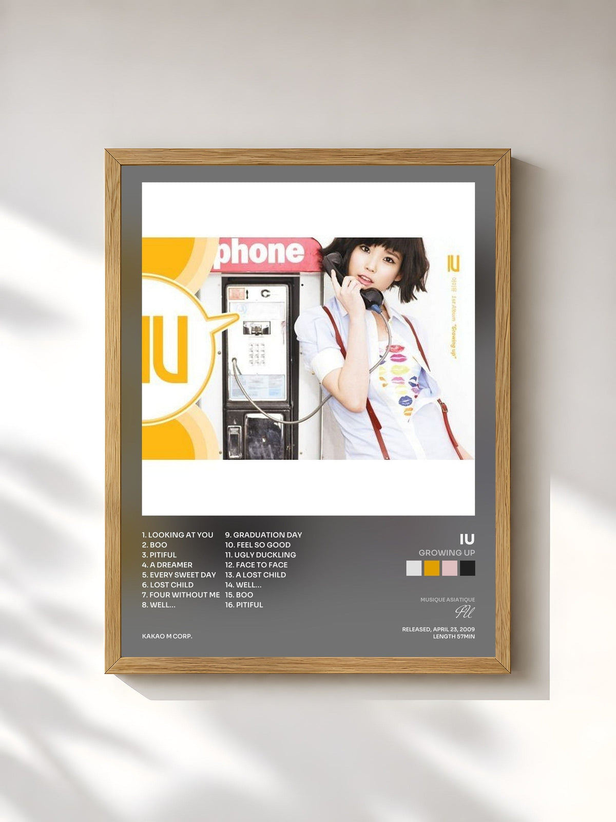 #bois Tableau de l'album Growing Up de IU, cadre en bois brut, imprimé et encadré en France