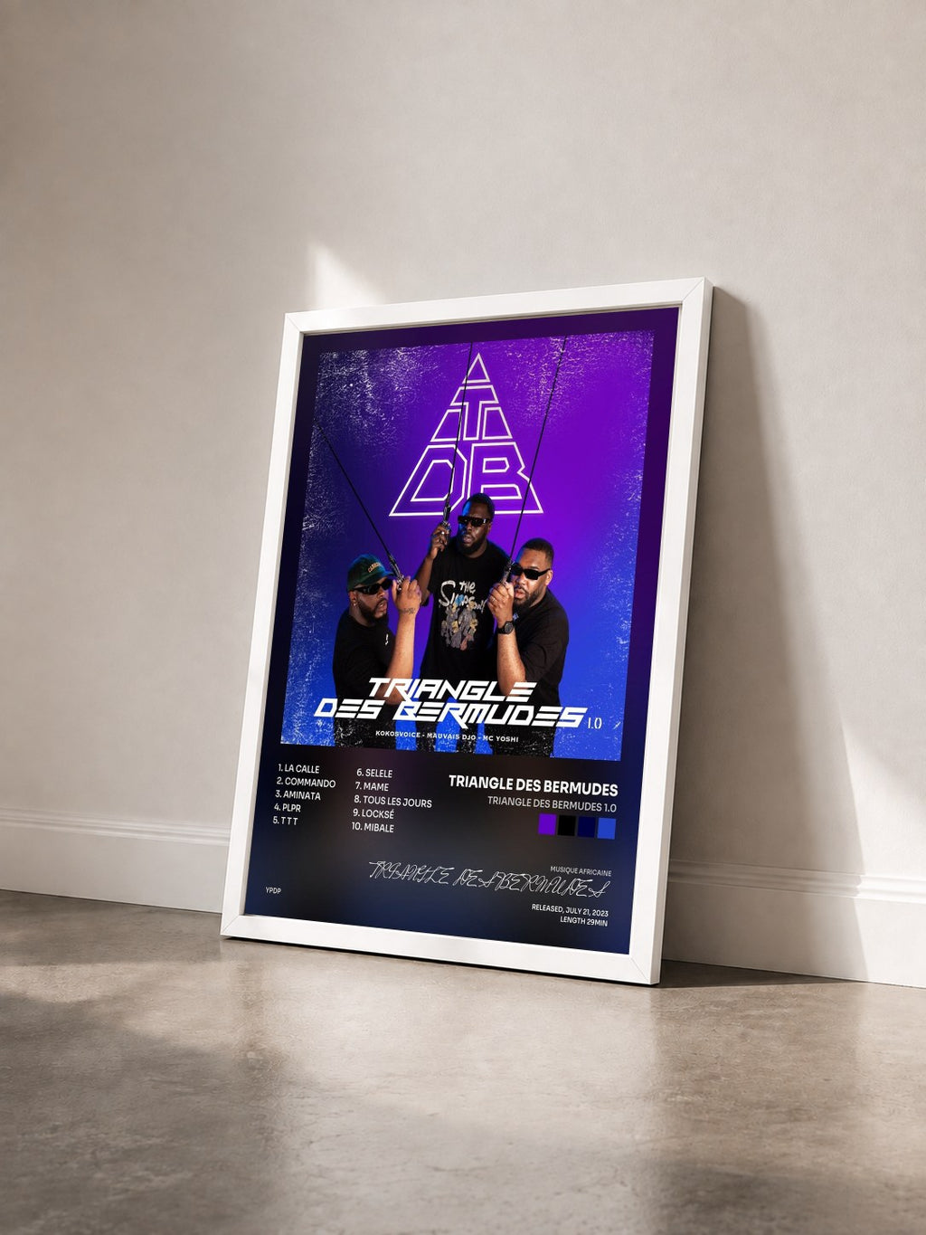 #blanc Tableau de l'album Triangle des bermudes 1.0 de TRIANGLE DES BERMUDES vu de trois quarts, cadre blanc