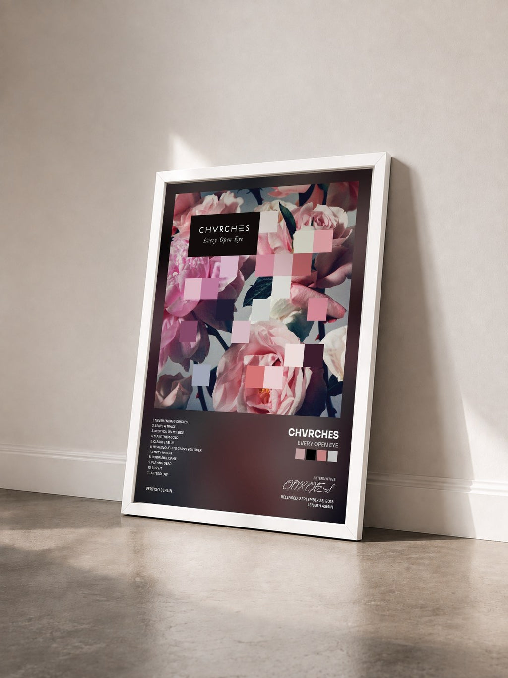 #blanc Tableau de l'album Every Open Eye de CHVRCHES vu de trois quarts, cadre blanc