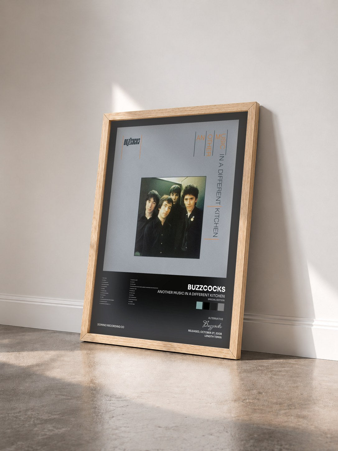 #bois Tableau de l'album Another Music In A Different Kitchen (Special Edition) de Buzzcocks vu de trois quarts, cadre en bois brut