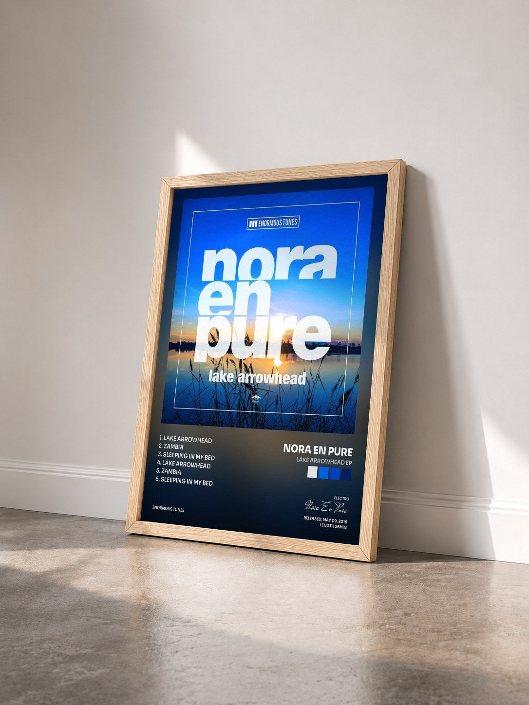 #bois Tableau de l'album Lake Arrowhead EP de Nora En Pure vu de trois quarts, cadre en bois brut