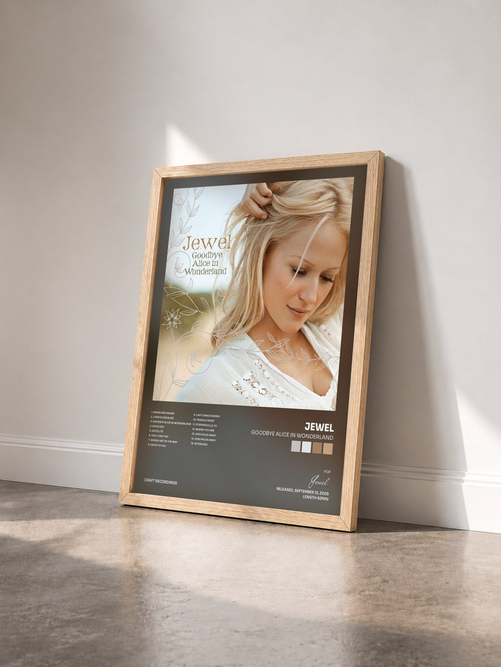 #bois Tableau de l'album Goodbye Alice In Wonderland de Jewel vu de trois quarts, cadre en bois brut