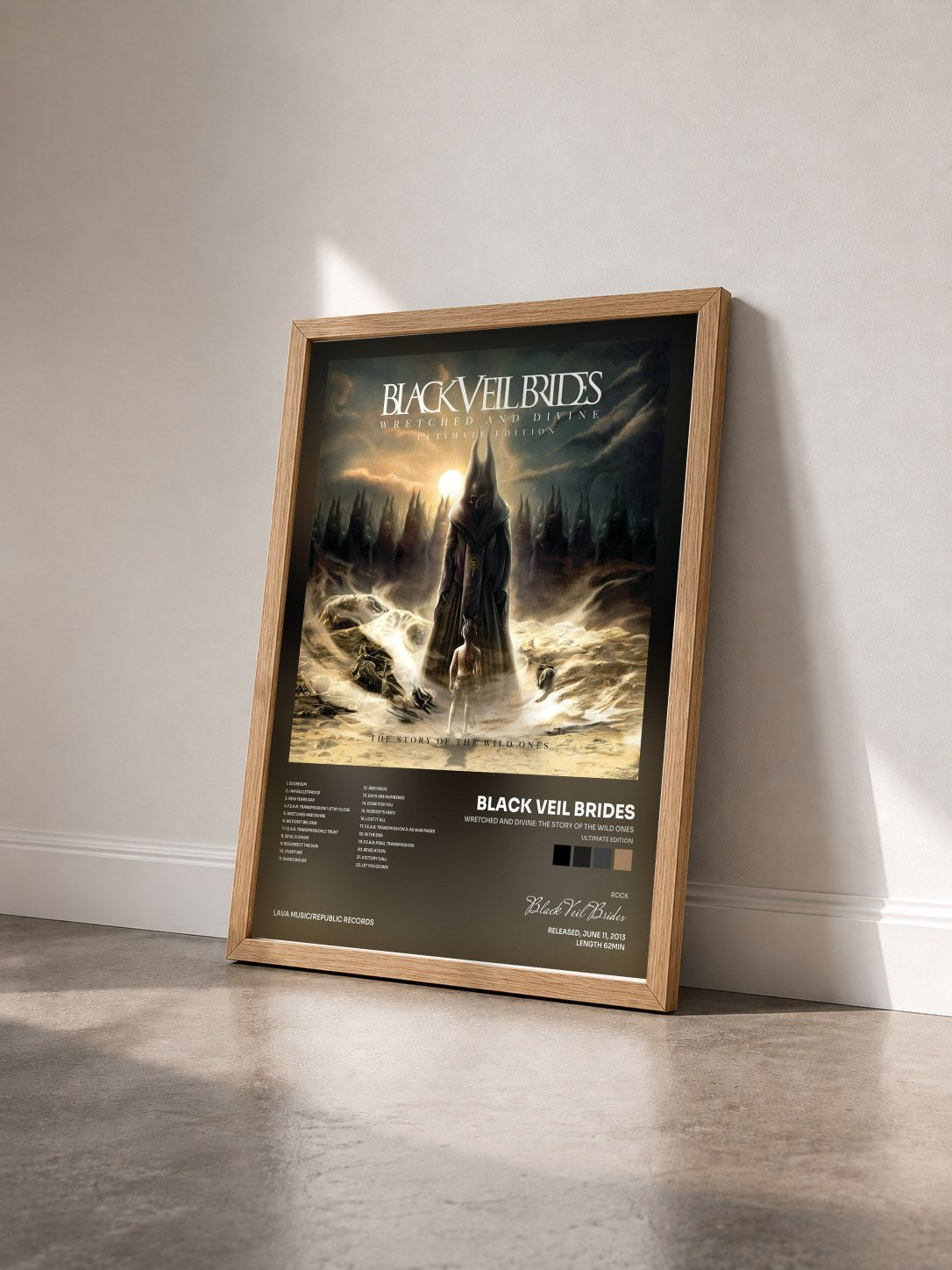 #bois Tableau de l'album Wretched And Divine: The Story Of The Wild Ones (Ultimate Edition) de Black Veil Brides vu de trois quarts, cadre en bois brut