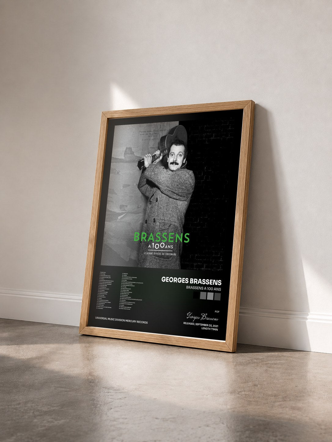 #bois Tableau de l'album Brassens a 100 ans de Georges Brassens vu de trois quarts, cadre en bois brut