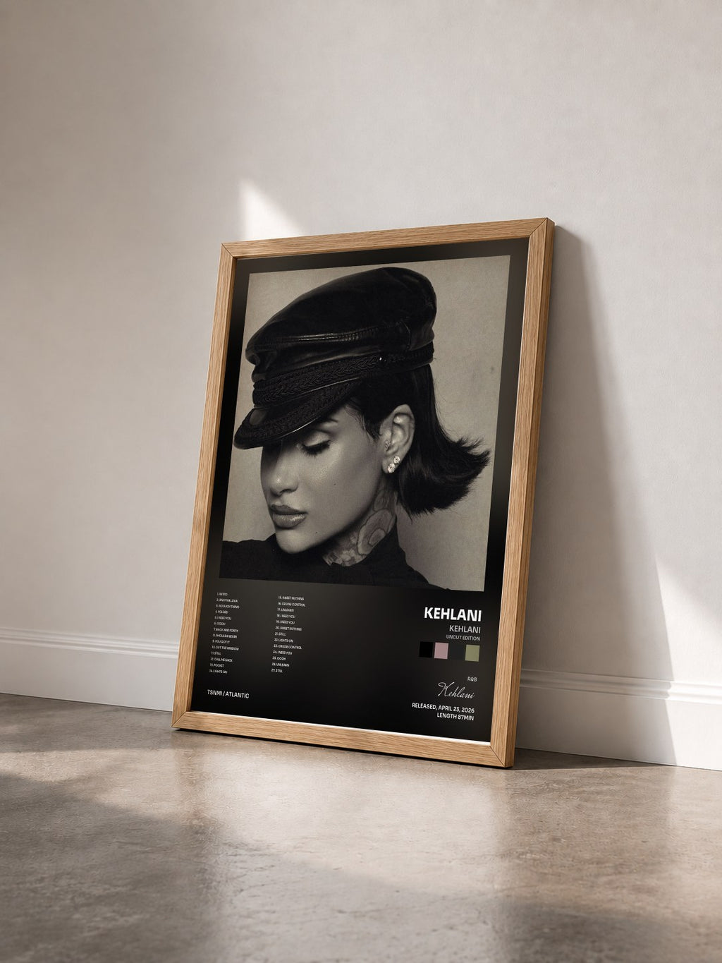 #bois Tableau de l'album Kehlani (Uncut Edition) de Kehlani vu de trois quarts, cadre en bois brut