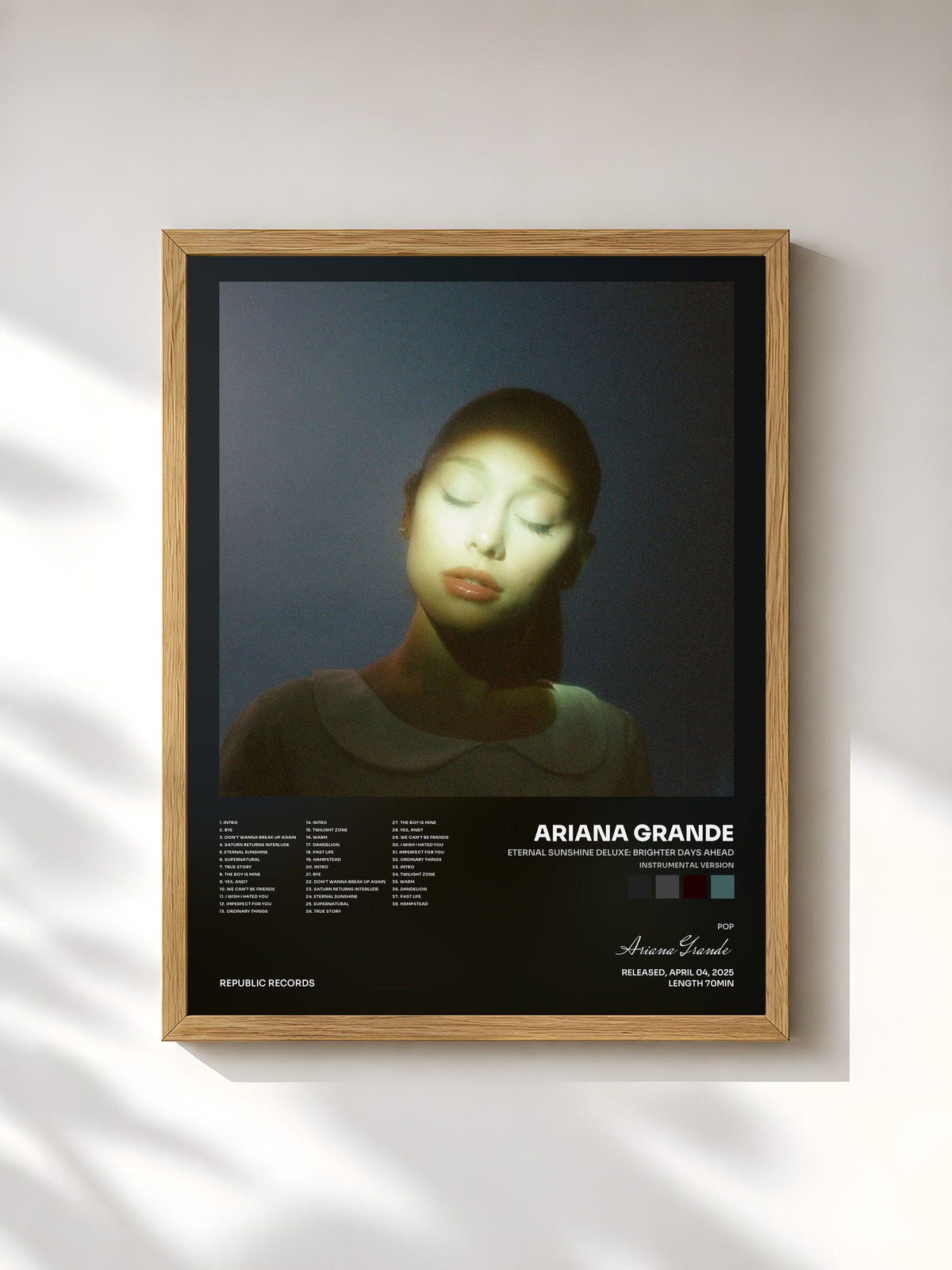 #bois Tableau de l'album eternal sunshine deluxe: brighter days ahead (instrumental version) de Ariana Grande, cadre en bois brut, imprimé et encadré en France