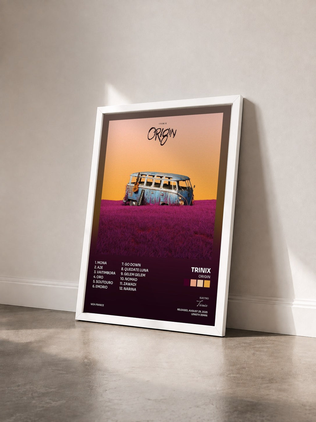 #blanc Tableau de l'album Origin de Trinix vu de trois quarts, cadre blanc