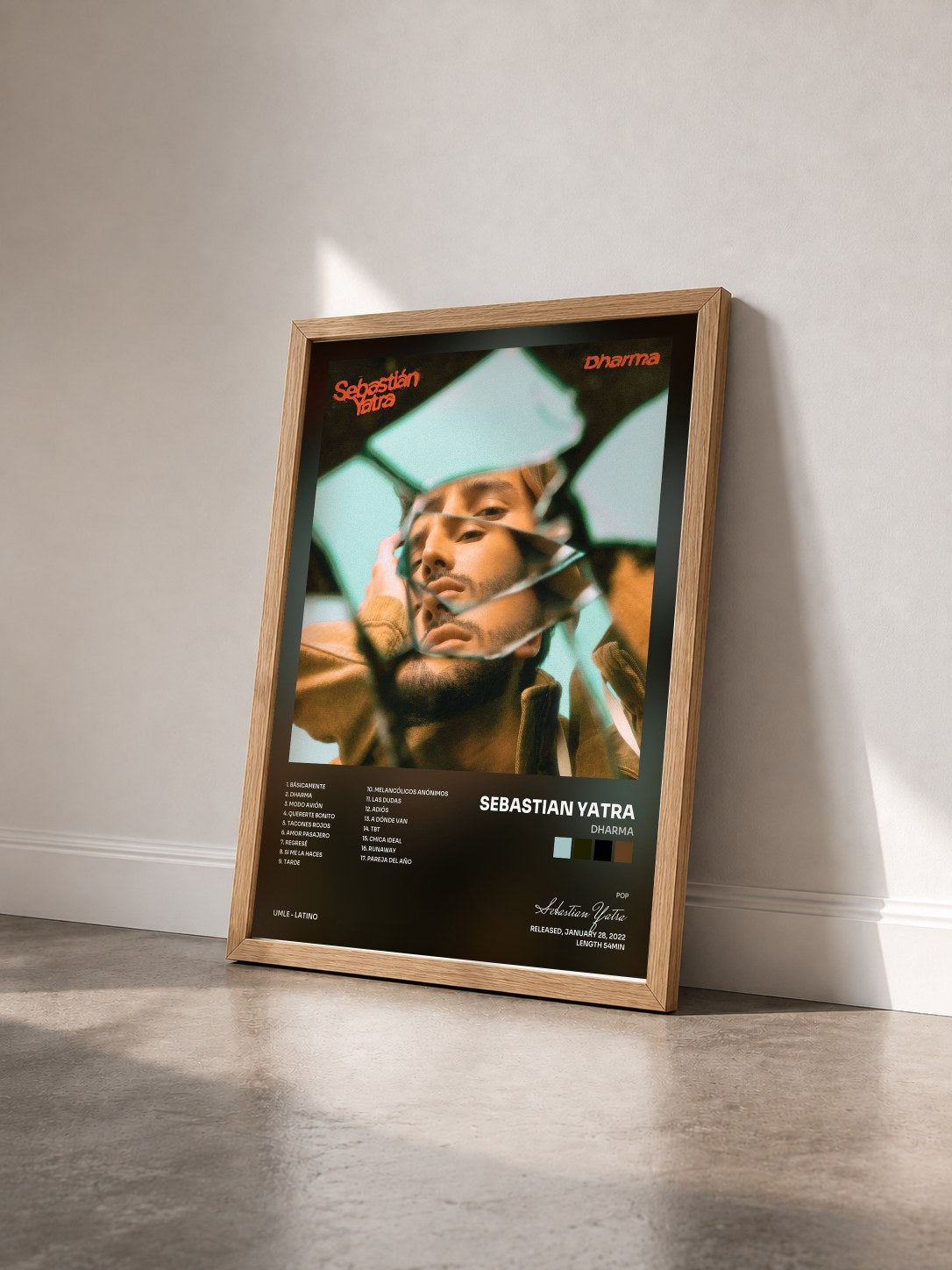 #bois Tableau de l'album Dharma + de Sebastian Yatra vu de trois quarts, cadre en bois brut