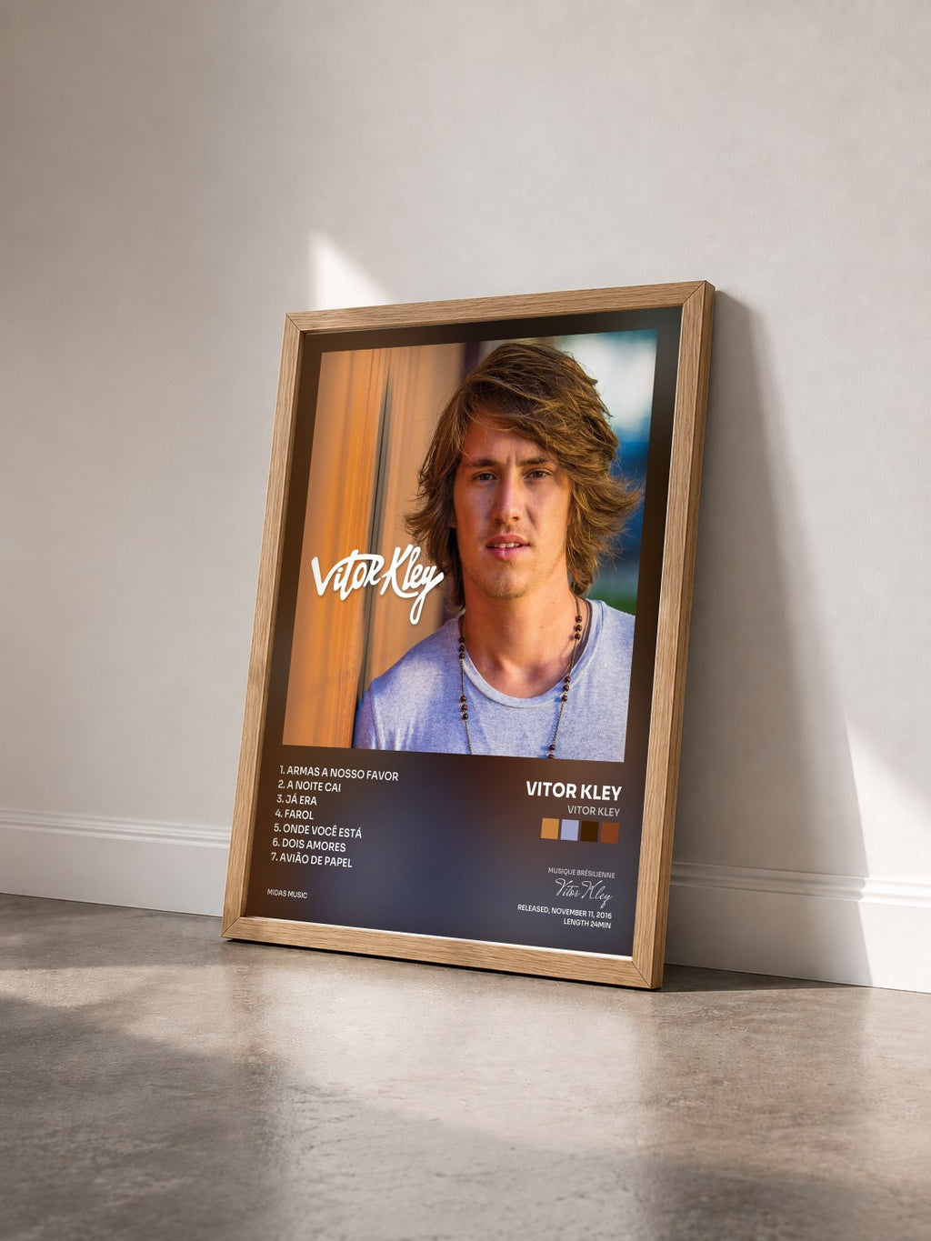 #bois Tableau de l'album Vitor Kley de Vitor Kley vu de trois quarts, cadre en bois brut