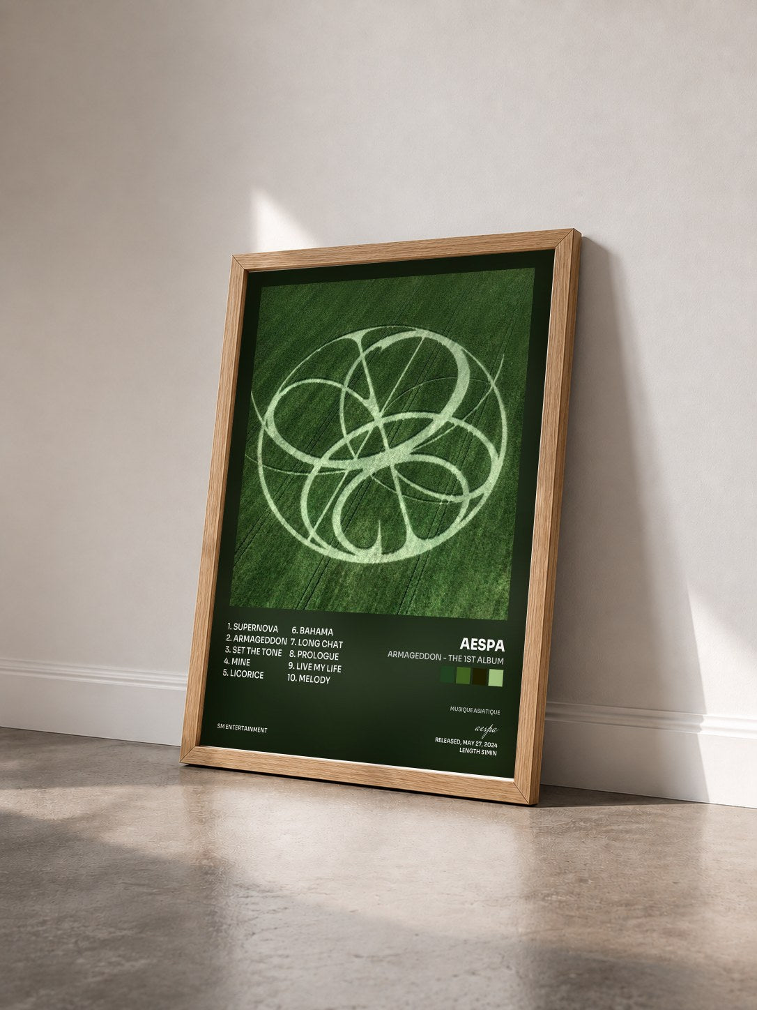 #bois Tableau de l'album Armageddon - The 1st Album de aespa vu de trois quarts, cadre en bois brut