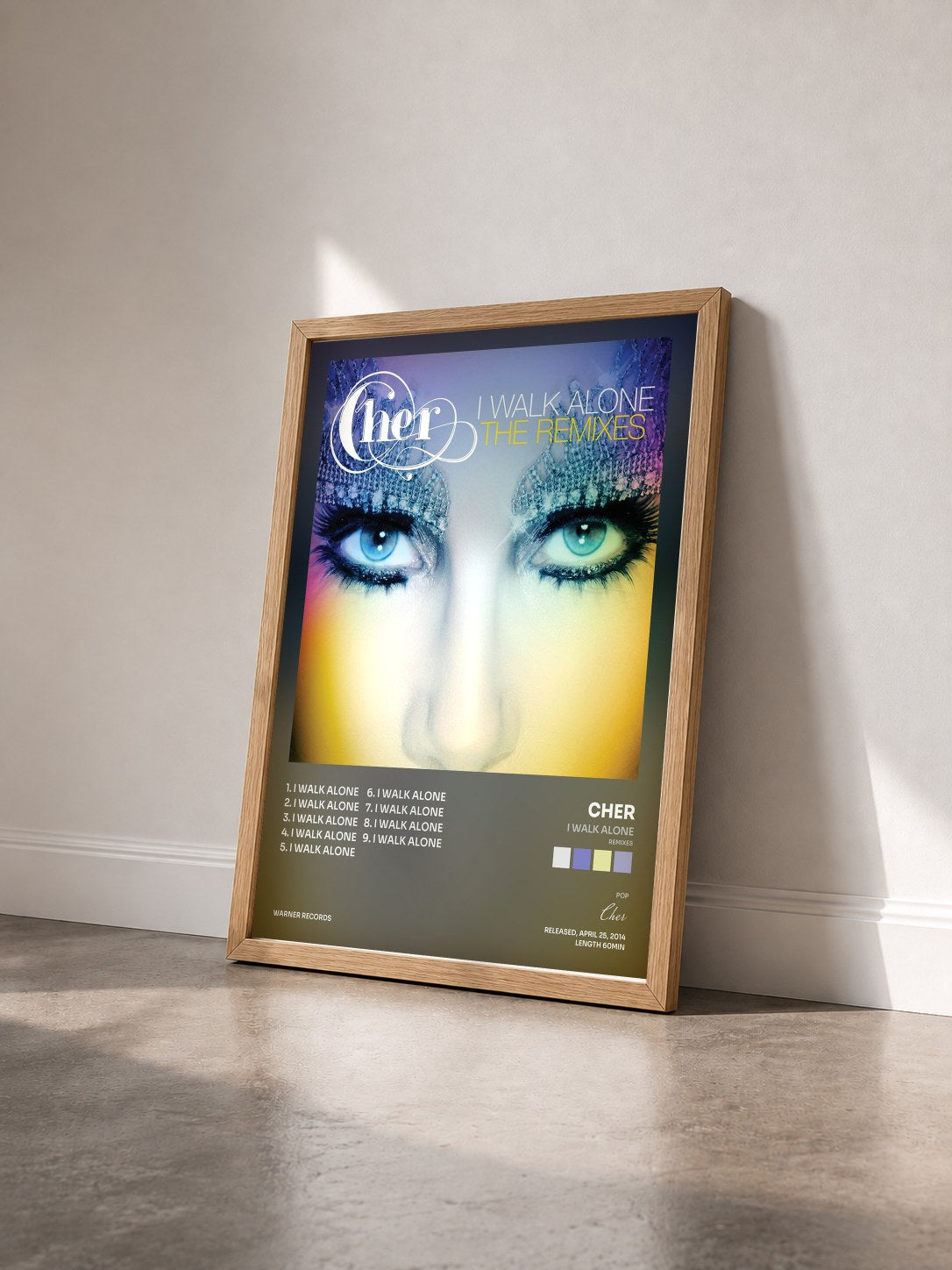 #bois Tableau de l'album I Walk Alone (Remixes) de Cher vu de trois quarts, cadre en bois brut