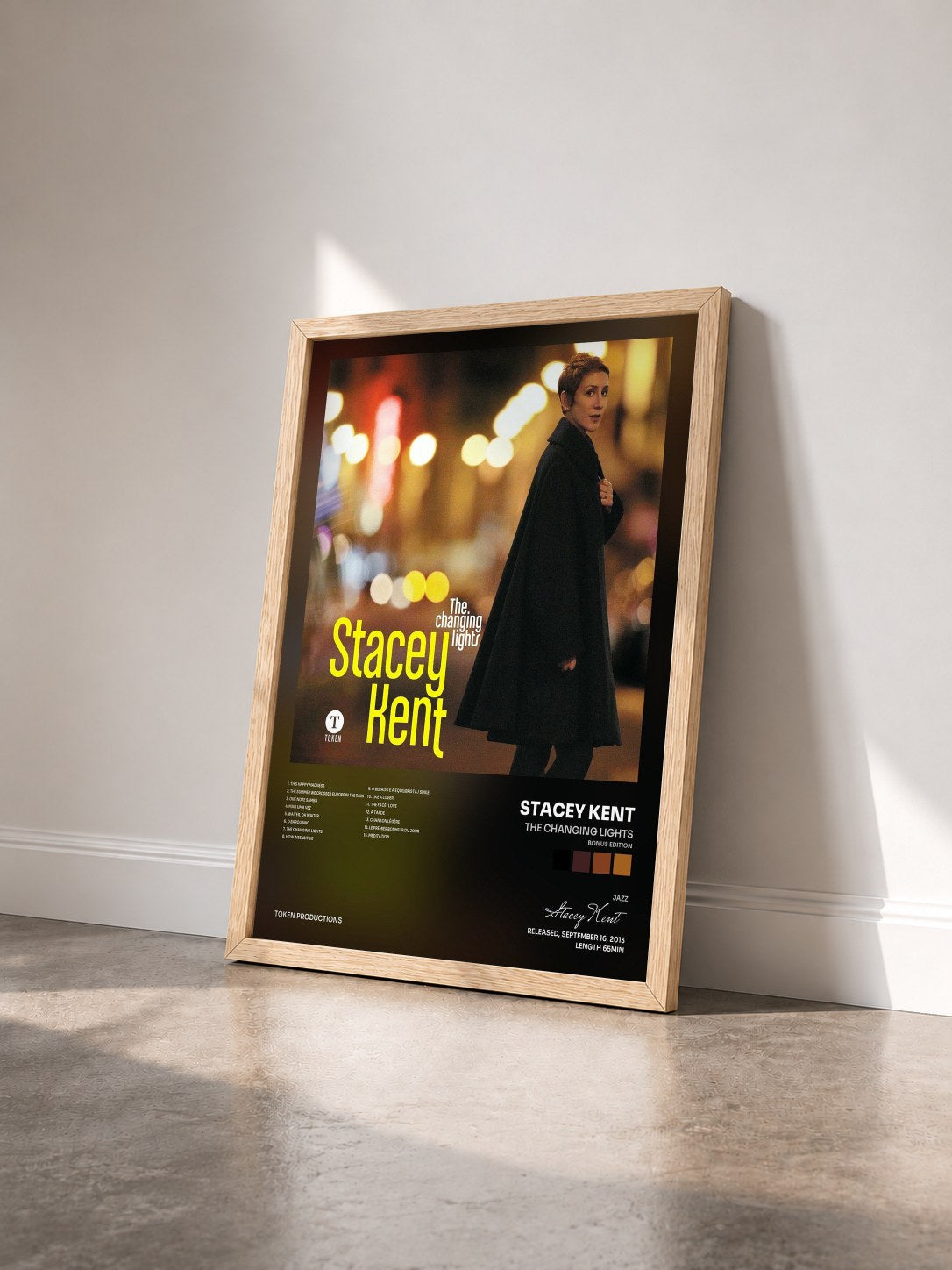 #bois Tableau de l'album The Changing Lights (Bonus Edition) de Stacey Kent vu de trois quarts, cadre en bois brut