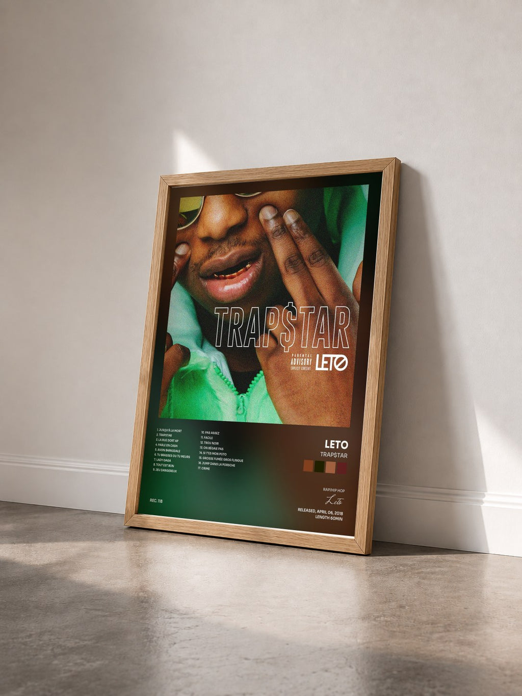 #bois Tableau de l'album TRAP$TAR de Leto vu de trois quarts, cadre en bois brut